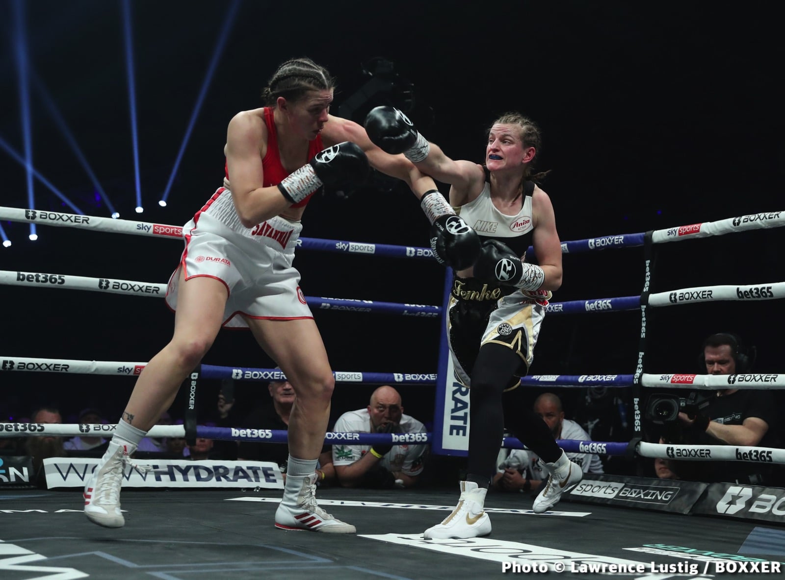 Photos: Savannah Marshall Knocks Out Hermans In Newcastle