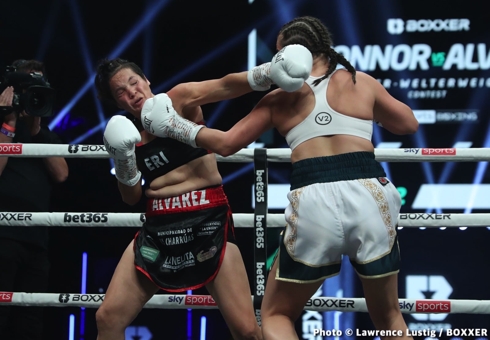 Photos: Savannah Marshall Knocks Out Hermans In Newcastle