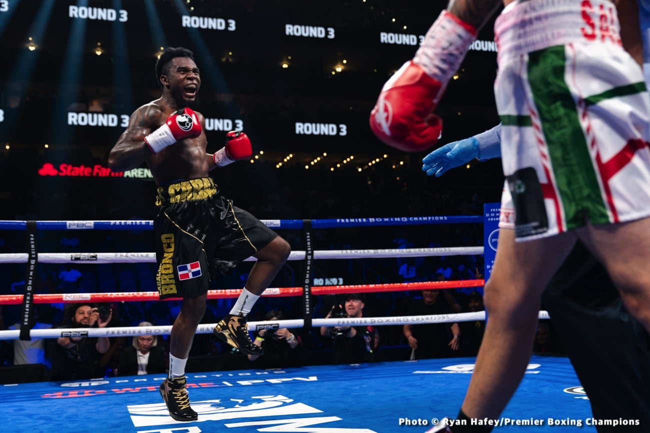 Photos: Gervonta Davis dethrones Mario Barrios in eleven