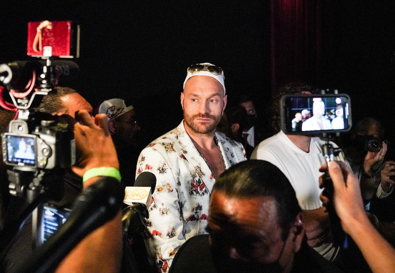 Tyson Fury taunts Deontay Wilder and trainer Malik Scott