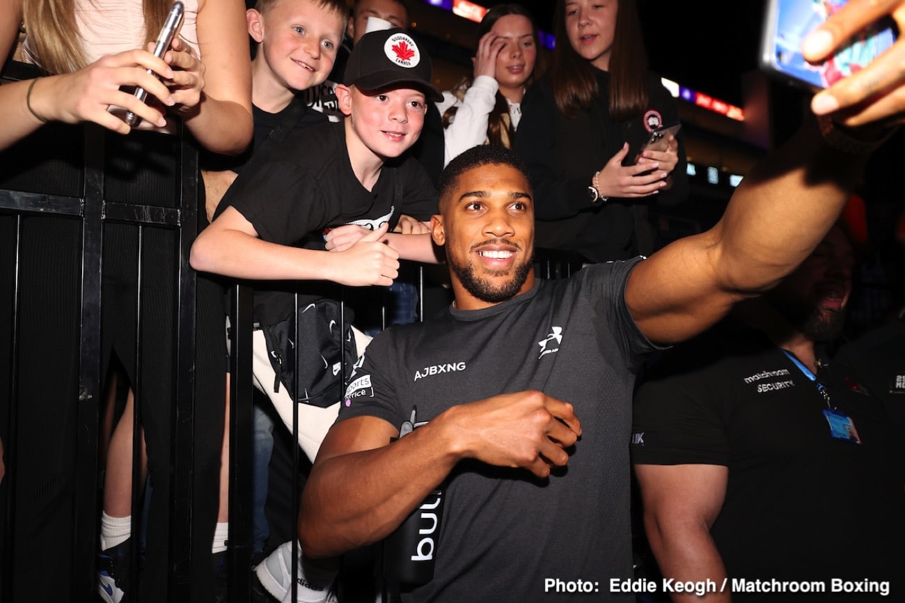 Official Weights Joshua 240 Pounds, Usyk 221 Pounds Boxing News