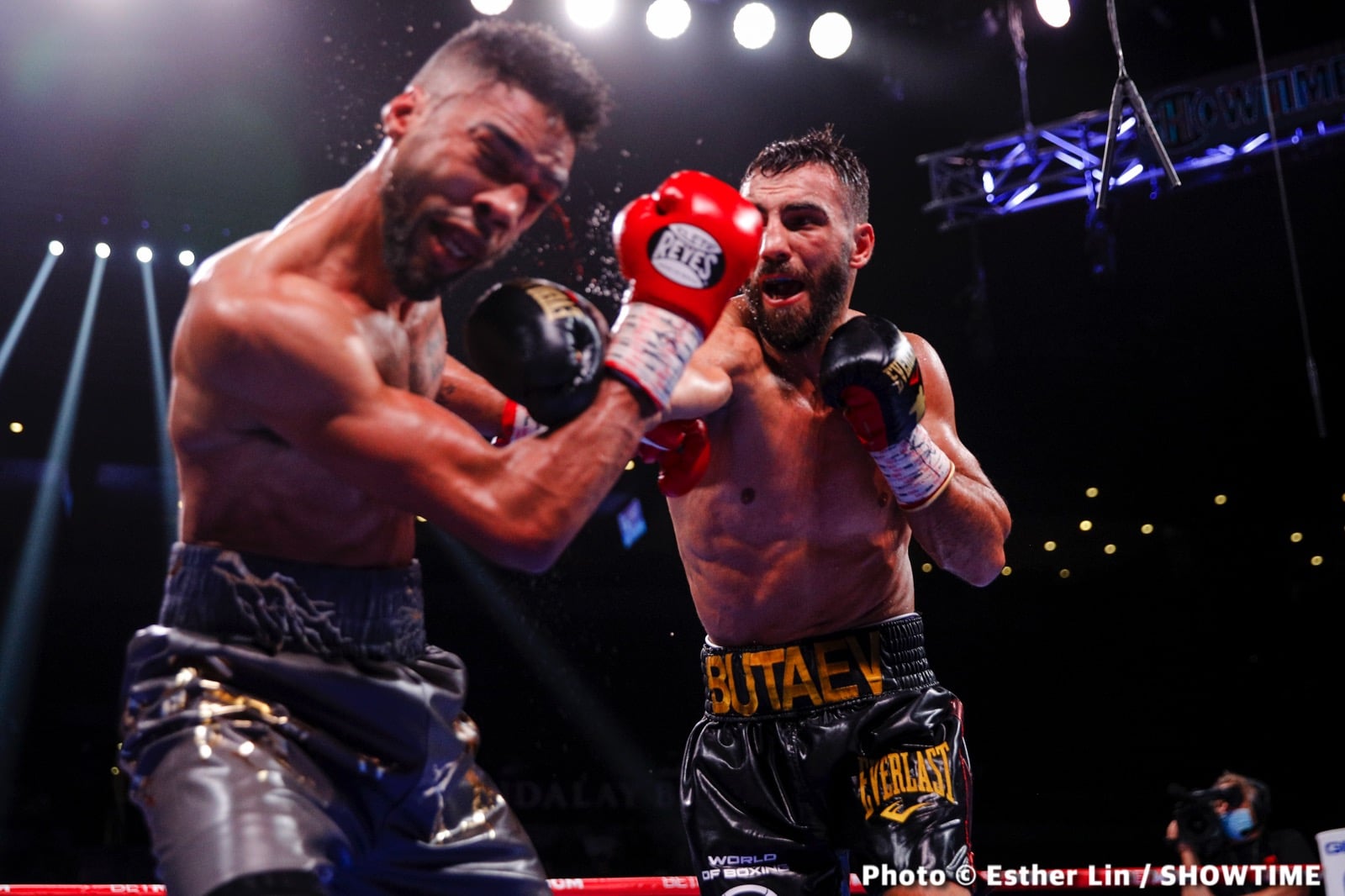 Boxing photo: Jamal James image Radzhab Butaev Stops Jamal James In Round Nine - Boxing Results