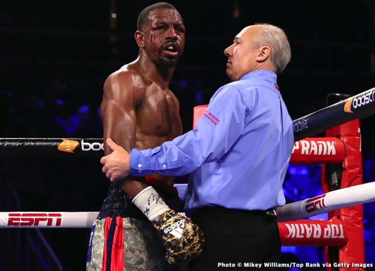 Photos: Stevenson Stops Herring to Win Junior Lightweight Title