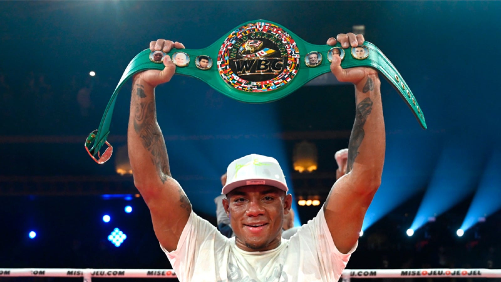 Oscar Rivas boxing image / photo