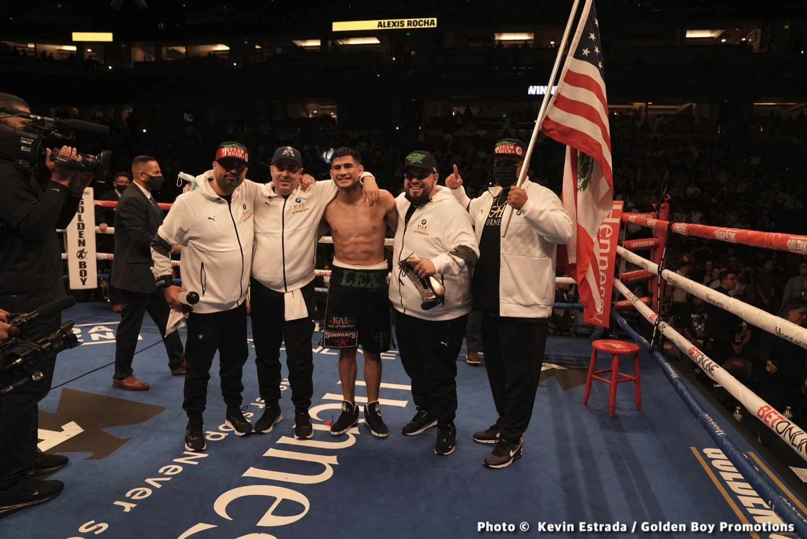 Photos: Munguia outpoints Rosado in war, calls out Golovkin!