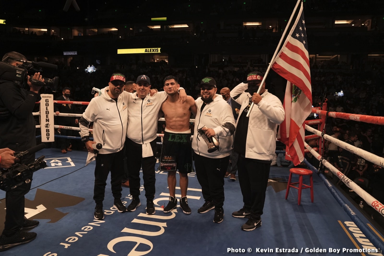 Photos: Munguia outpoints Rosado in war, calls out Golovkin!