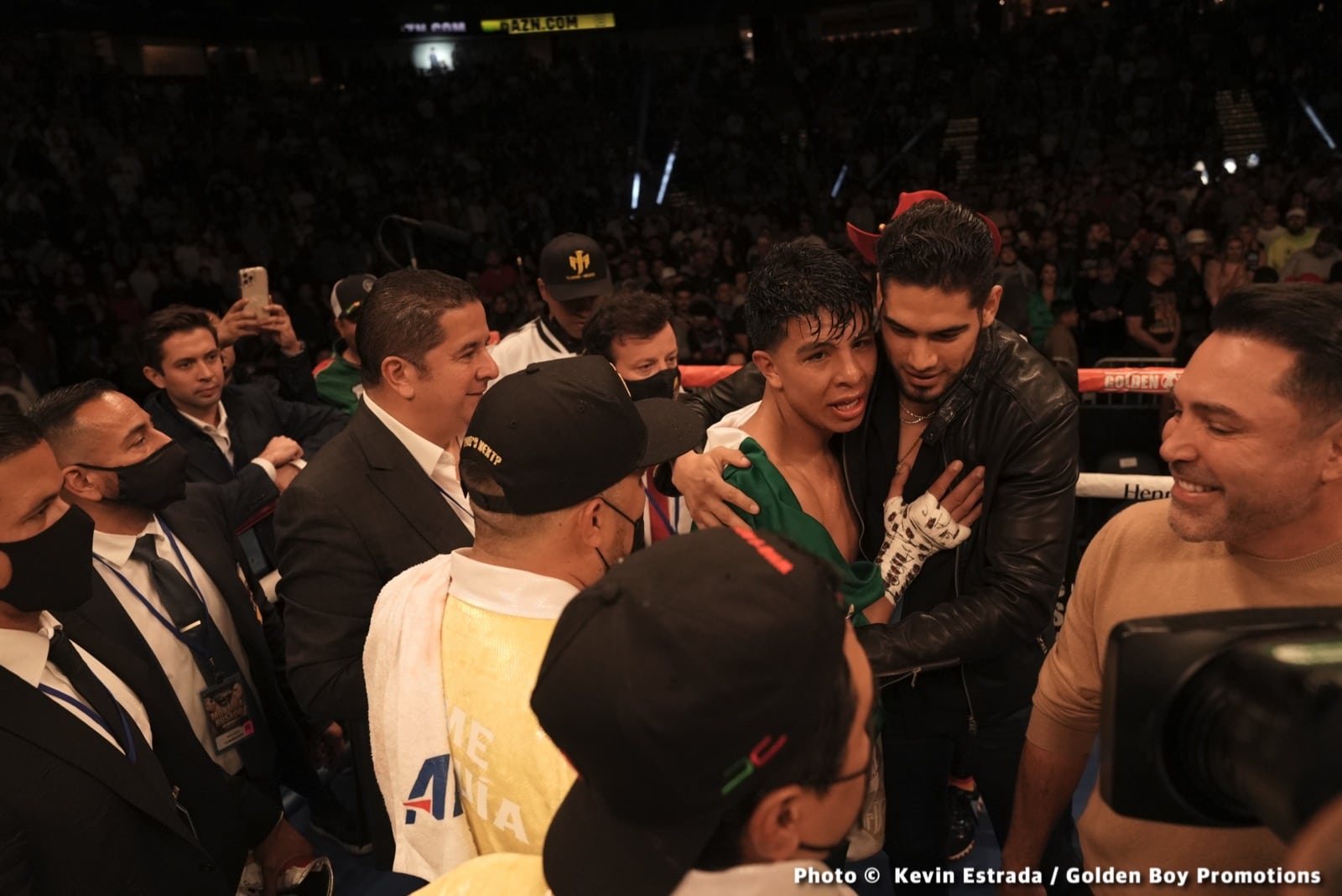 Photos: Munguia outpoints Rosado in war, calls out Golovkin!
