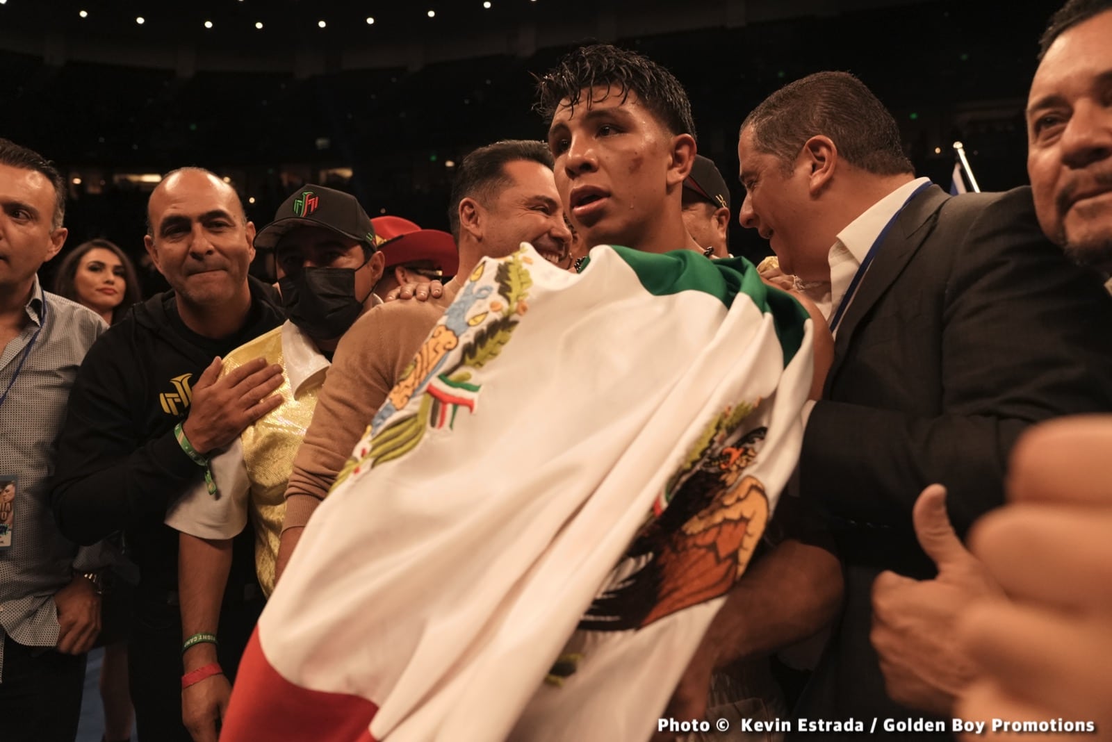Photos: Munguia outpoints Rosado in war, calls out Golovkin!