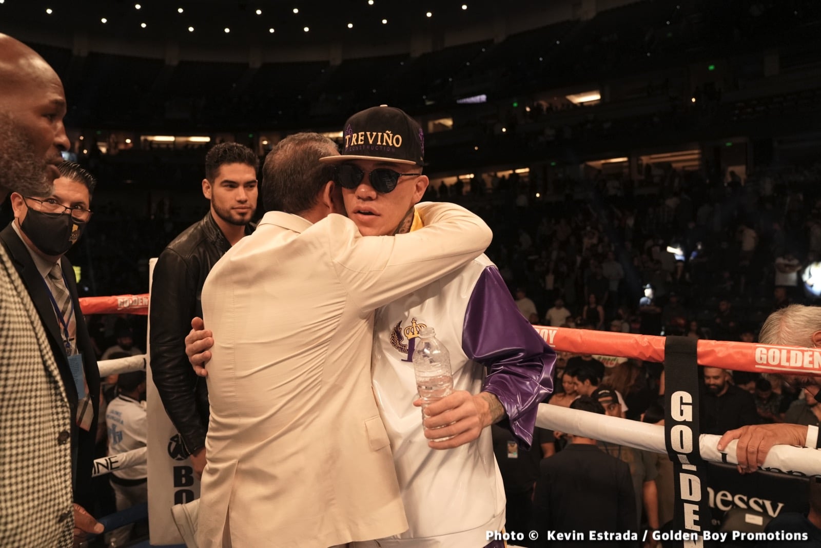 Photos: Munguia outpoints Rosado in war, calls out Golovkin!