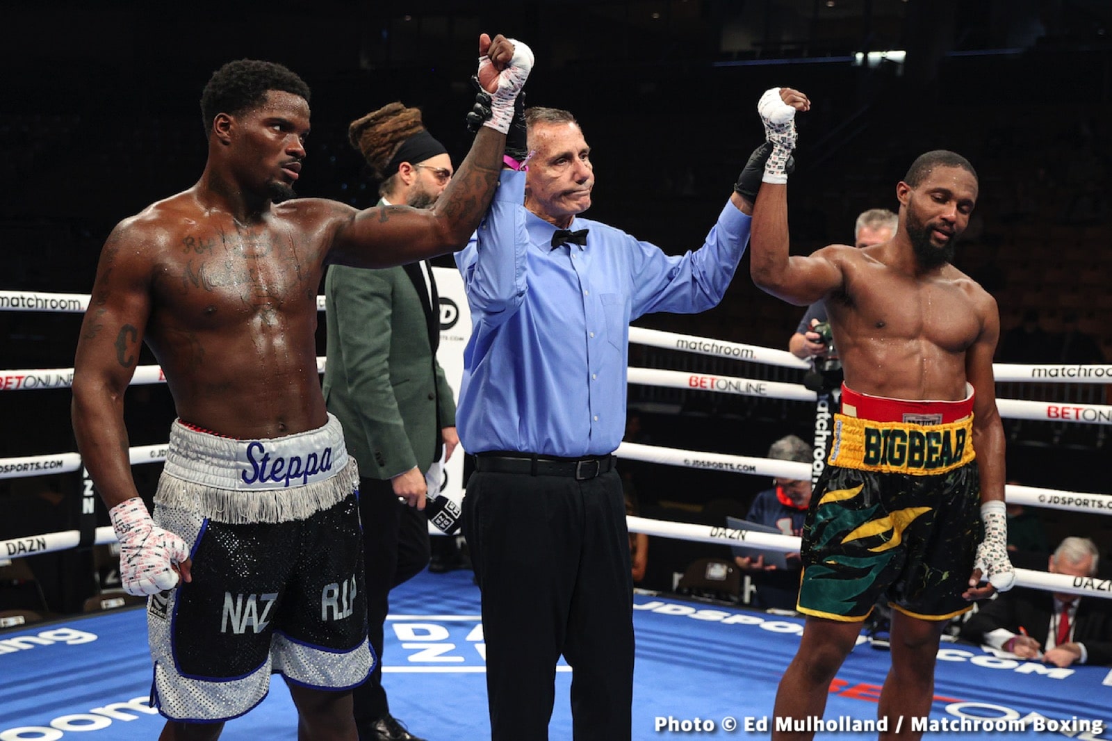 Boxing photo: Demetrius Andrade, Jason Quigley, José Velásquez, Julio Cesar Martinez, McWilliams Arroyo, Murodjon Akhmadaliev image Andrade slaughters Quigley in statement fight - Results