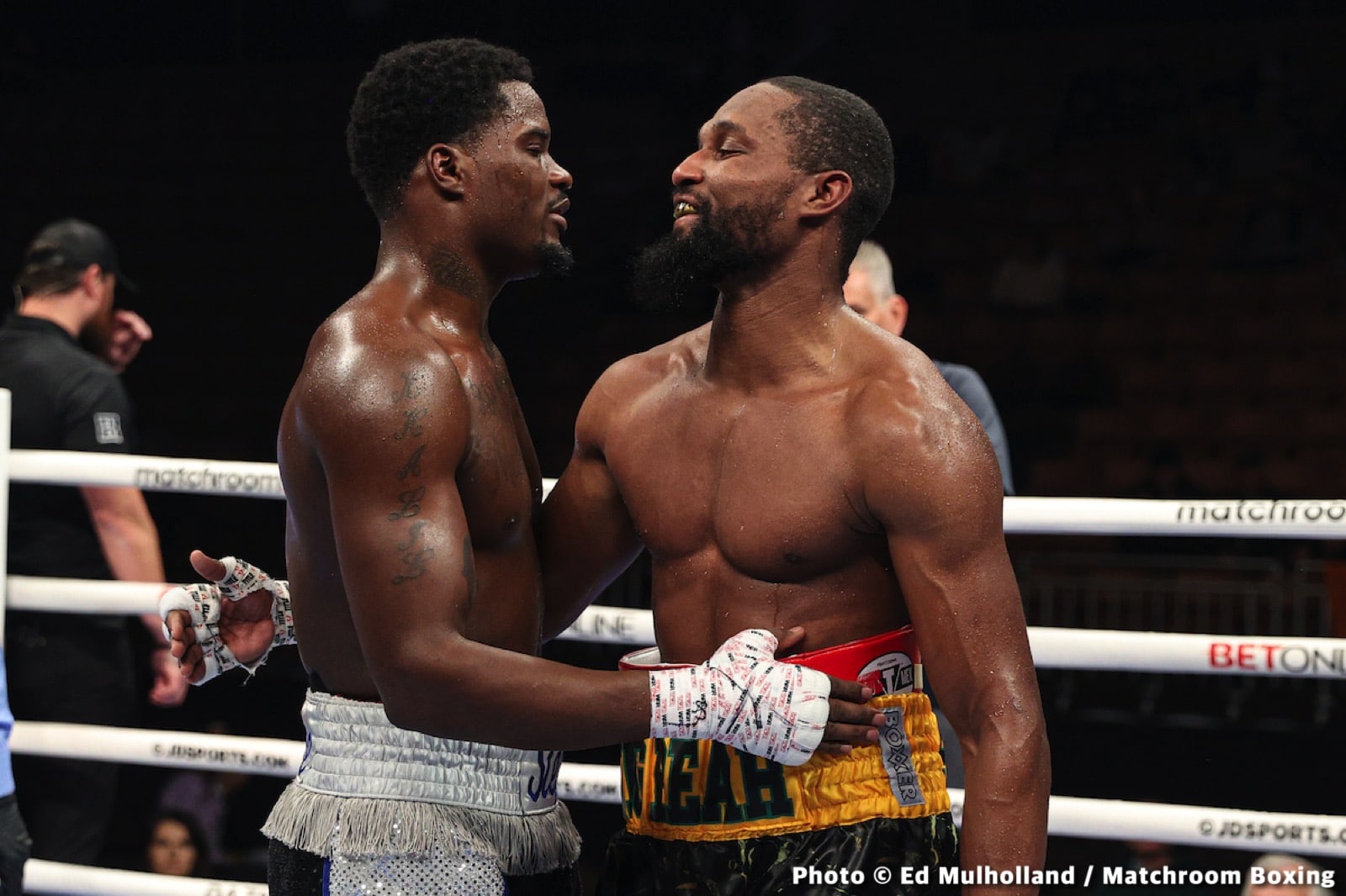 Boxing photo: Demetrius Andrade, Jason Quigley, José Velásquez, Julio Cesar Martinez, McWilliams Arroyo, Murodjon Akhmadaliev image Andrade slaughters Quigley in statement fight - Results