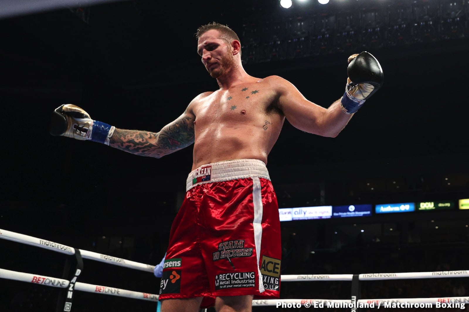 Boxing photo: Demetrius Andrade, Jason Quigley, José Velásquez, Julio Cesar Martinez, McWilliams Arroyo, Murodjon Akhmadaliev image Andrade slaughters Quigley in statement fight - Results