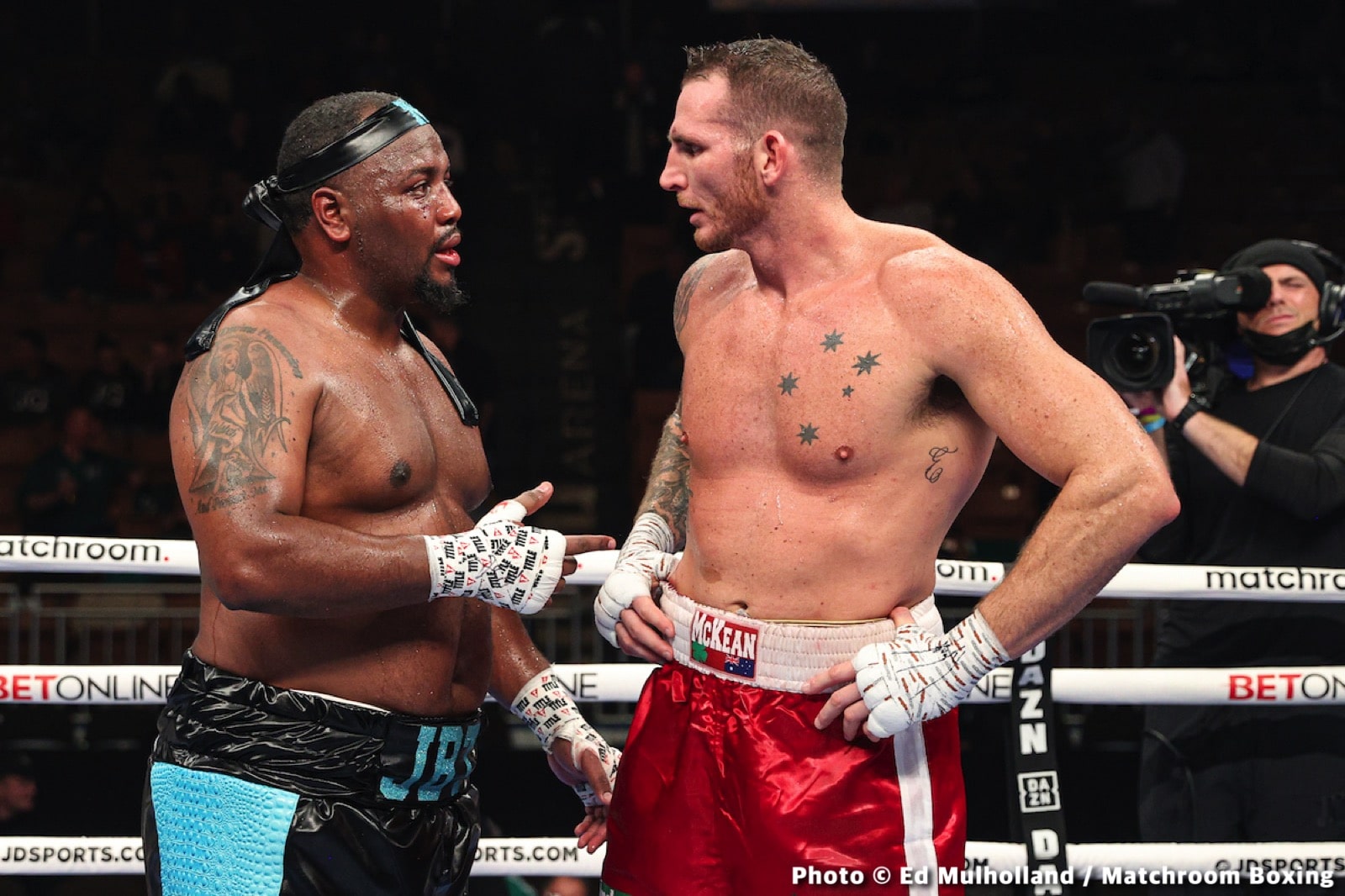 Boxing photo: Demetrius Andrade, Jason Quigley, José Velásquez, Julio Cesar Martinez, McWilliams Arroyo, Murodjon Akhmadaliev image Andrade slaughters Quigley in statement fight - Results