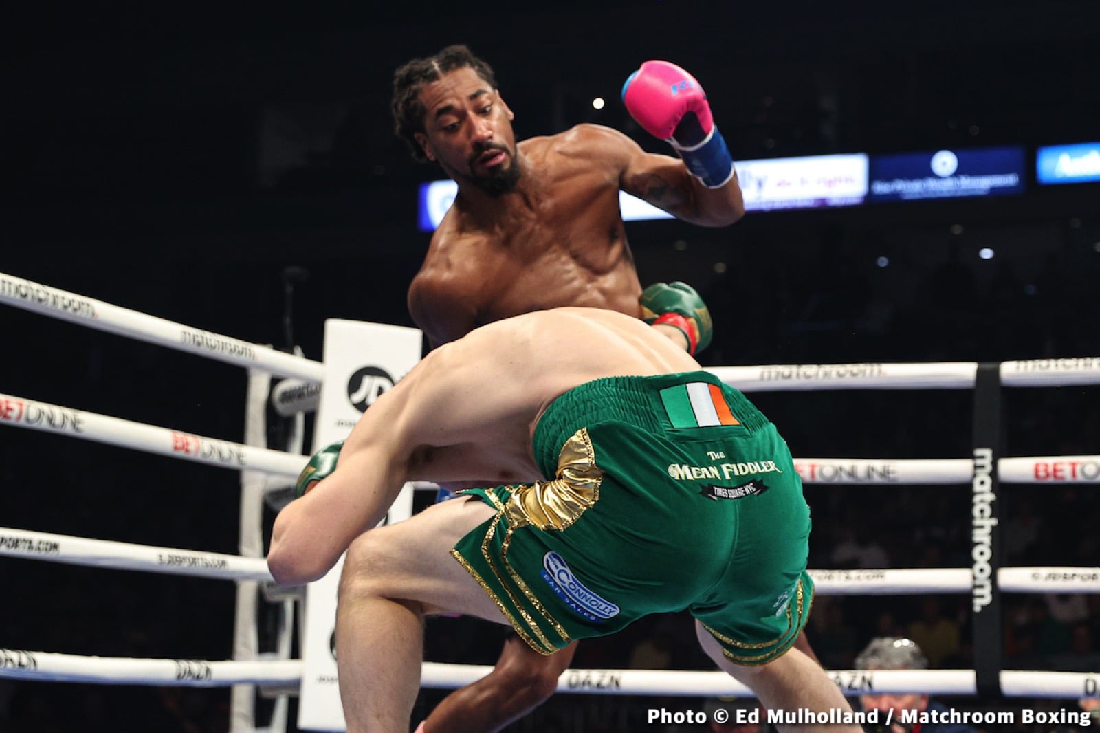 Demetrius Andrade destroys Jason Quigley - Boxing Results