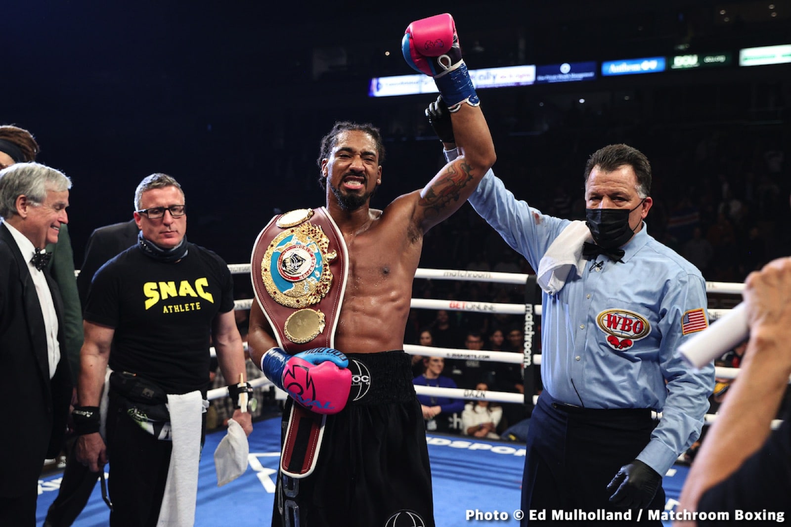 Demetrius Andrade moving to 168, vacating WBO 160-lb title