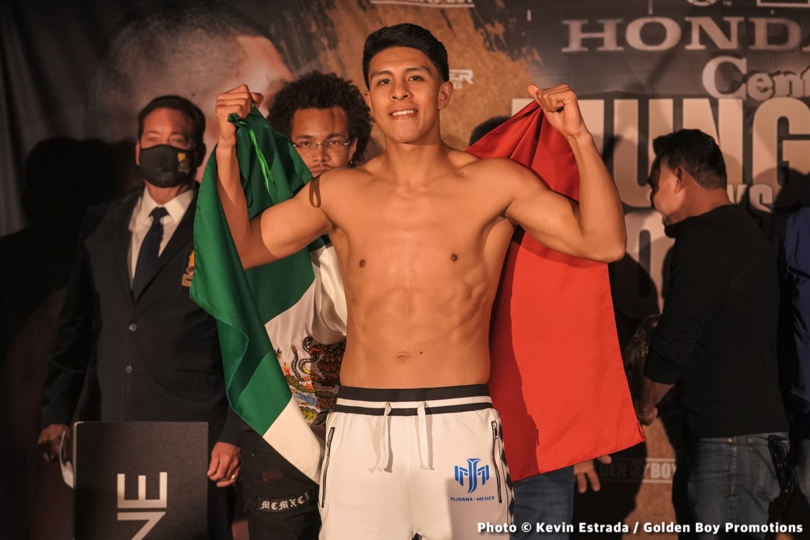 Boxing photo: Gabriel Rosado, Jaime Munguia image Jaime Munguia vs. Gabriel Rosado - weights