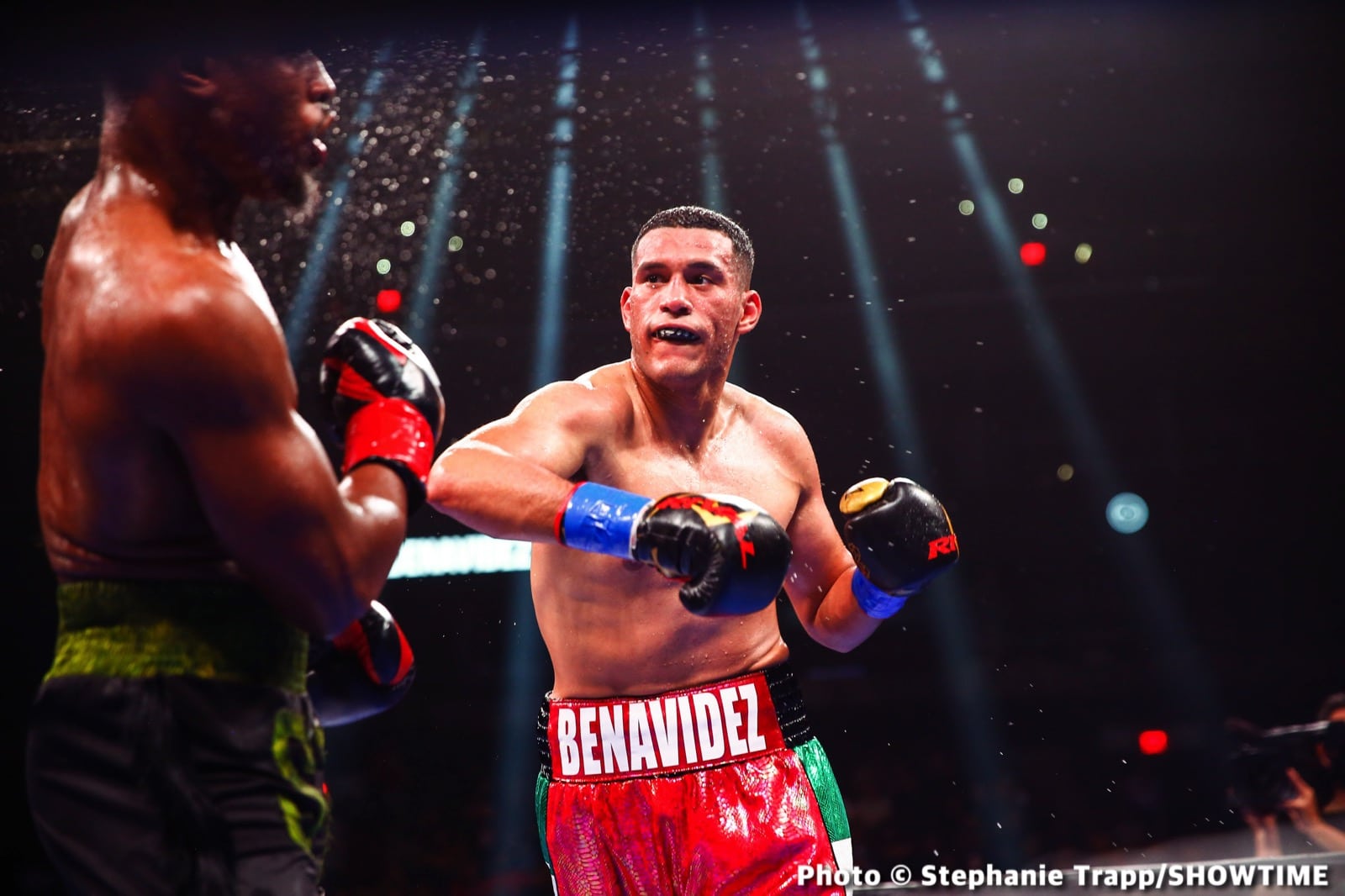 Photos: Benavidez stops Davis, Wants Canelo!