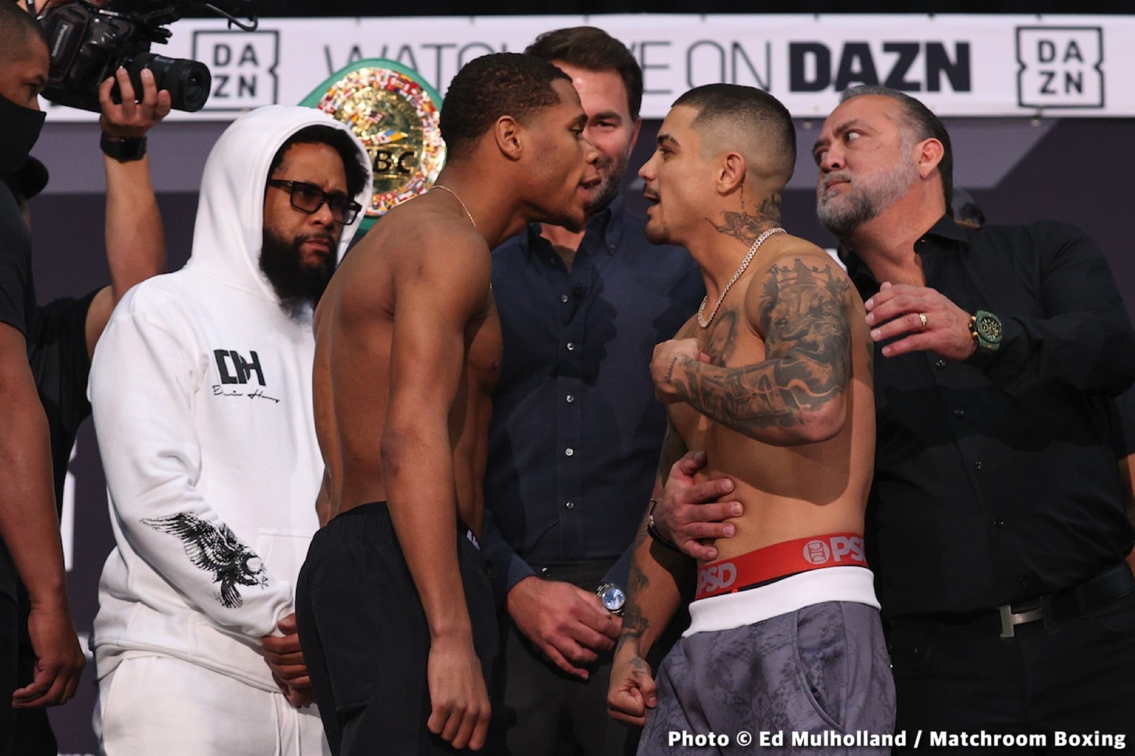 Devin Haney 135 vs. Joseph Diaz 134.4 - DAZN Weigh-in results