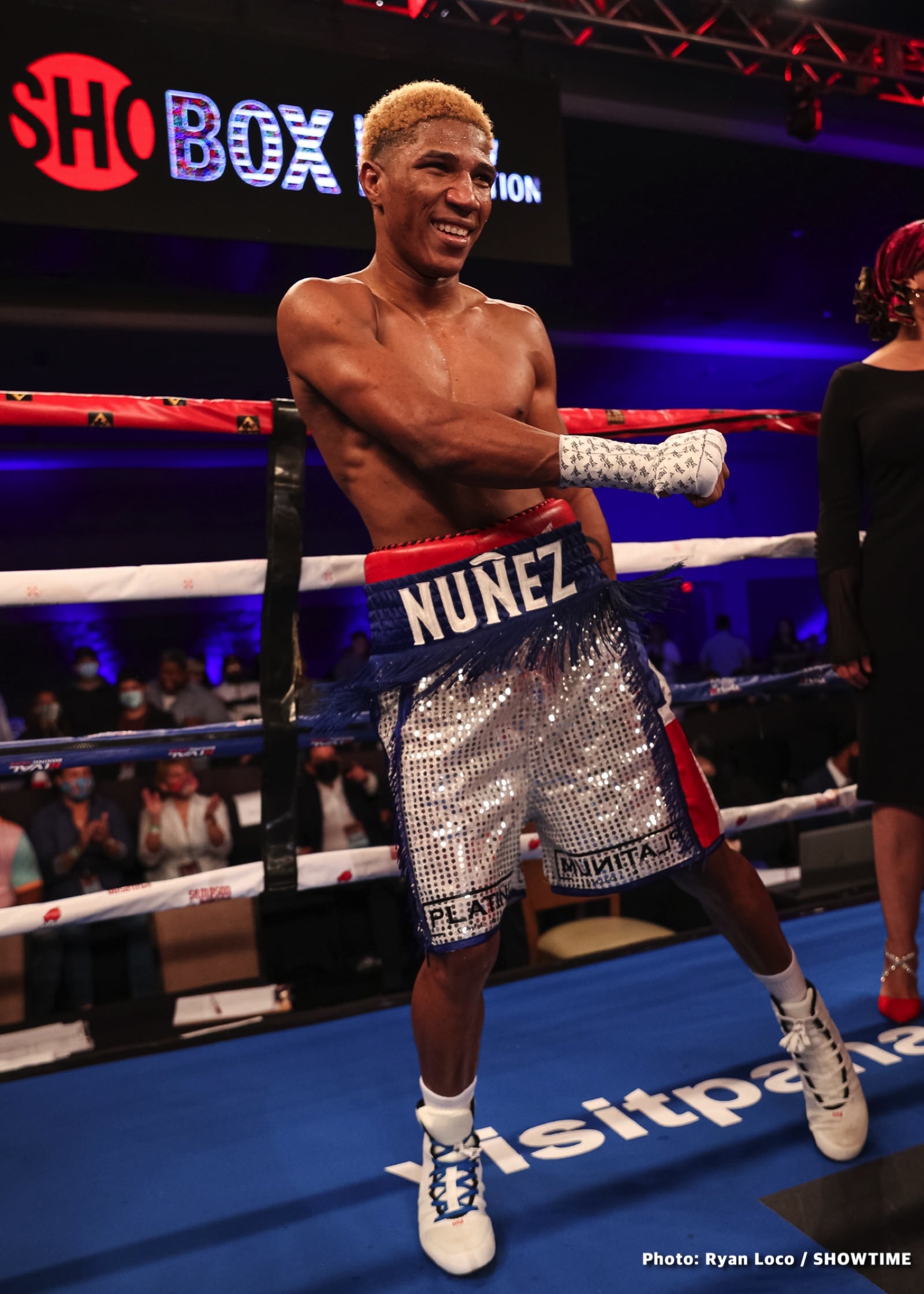 Luis Nunez Stops Carlos Arrieta Boxing Results Boxing News 24 7