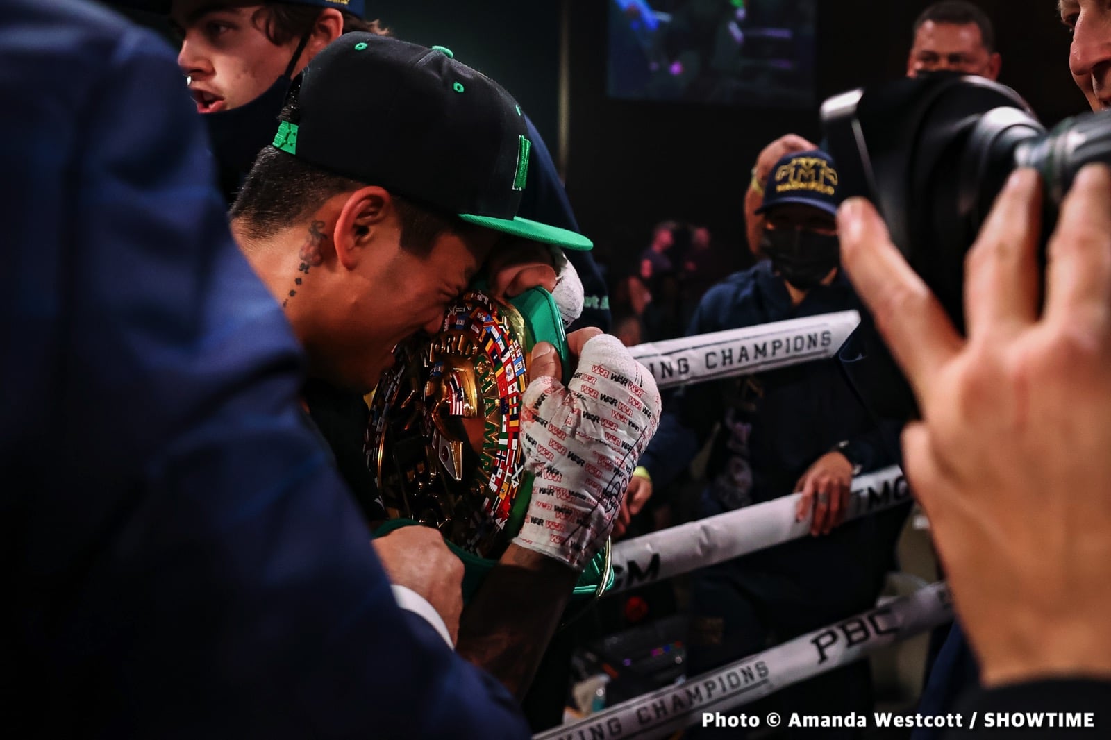 Manny Pacquiao, Mark Magsayo boxing image / photo