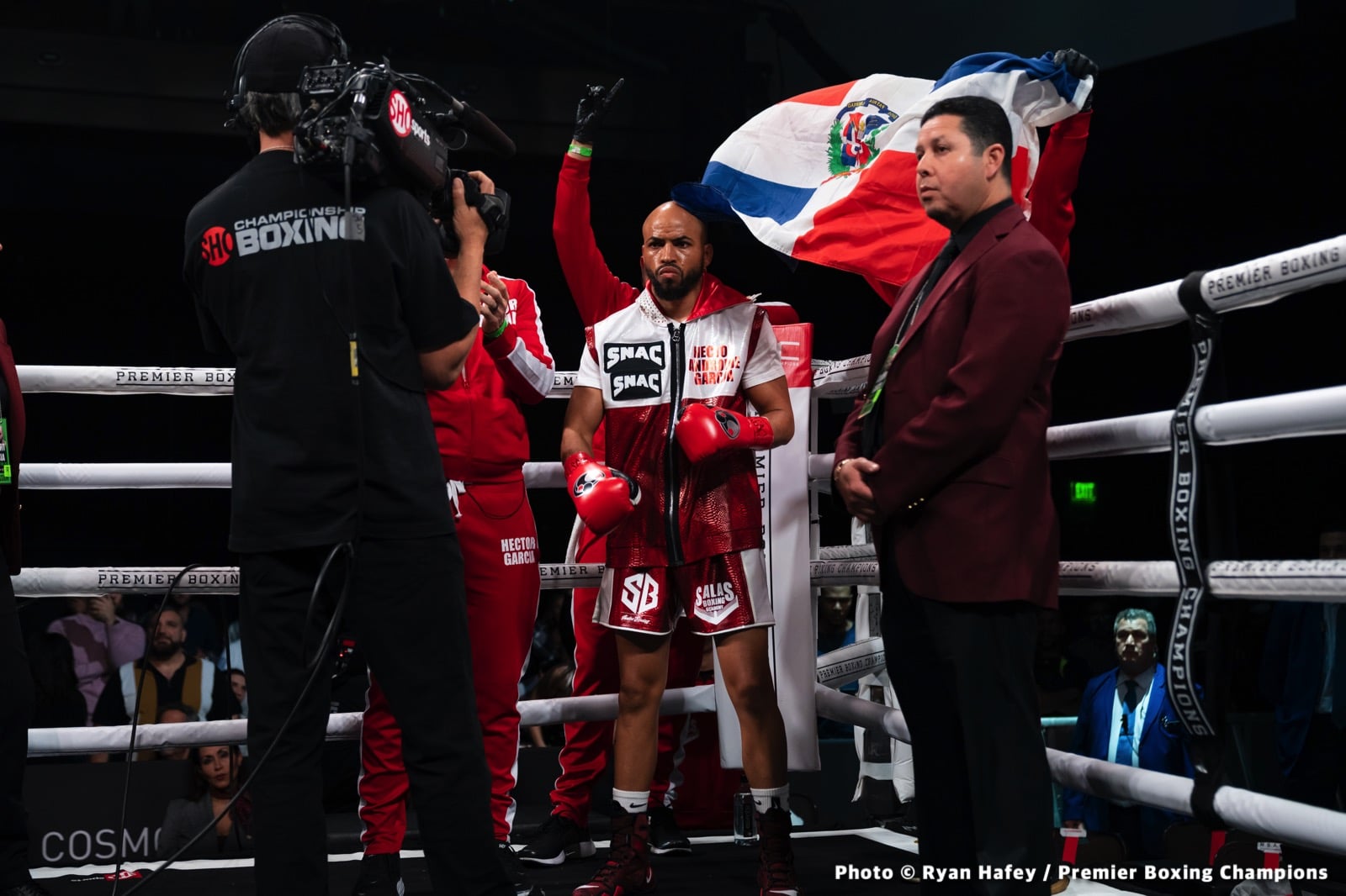 Hector Garcia defeats Colbert; Russell stops Postol - Boxing Results