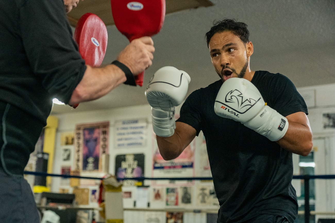 Keith Thurman, Mario Barrios boxing image / photo
