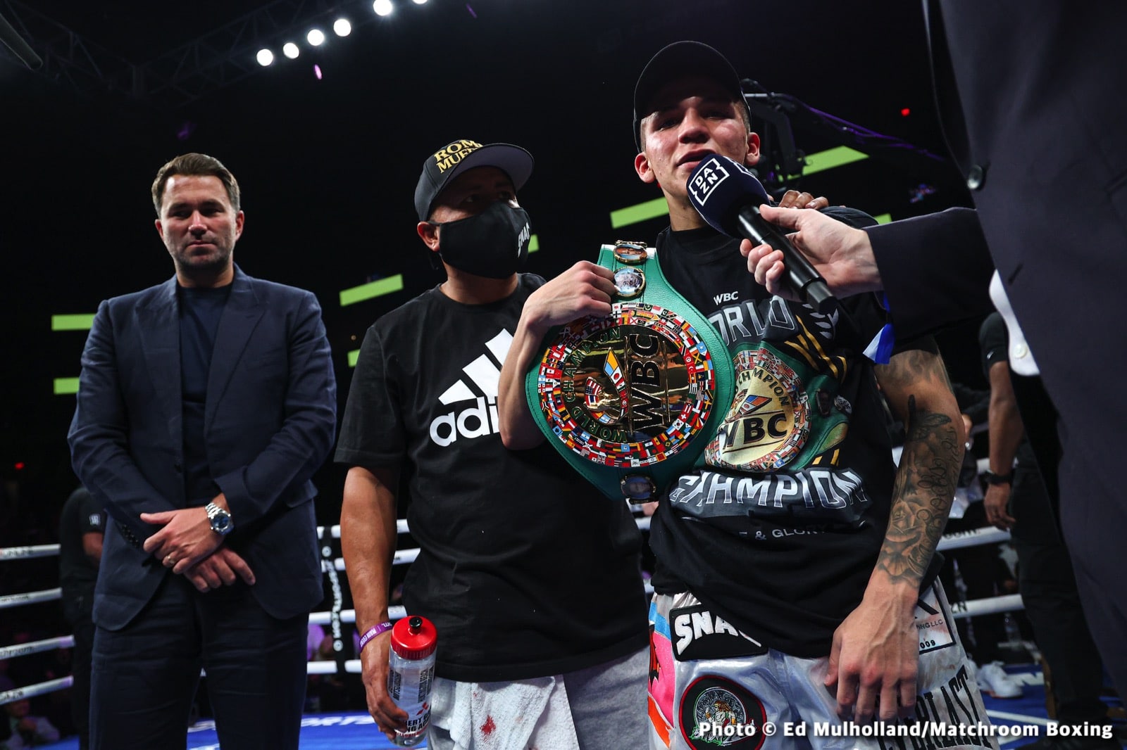 Carlos Cuadras, Jesse Rodriguez boxing image / photo