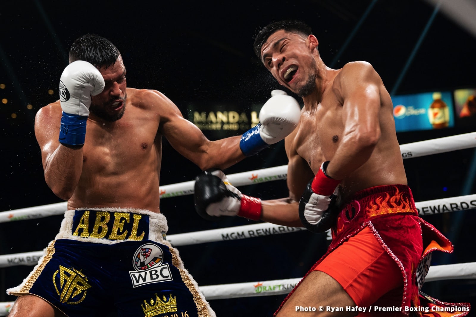 Photos: Thurman defeats Barrios, Santa Cruz Dominates Carbajal