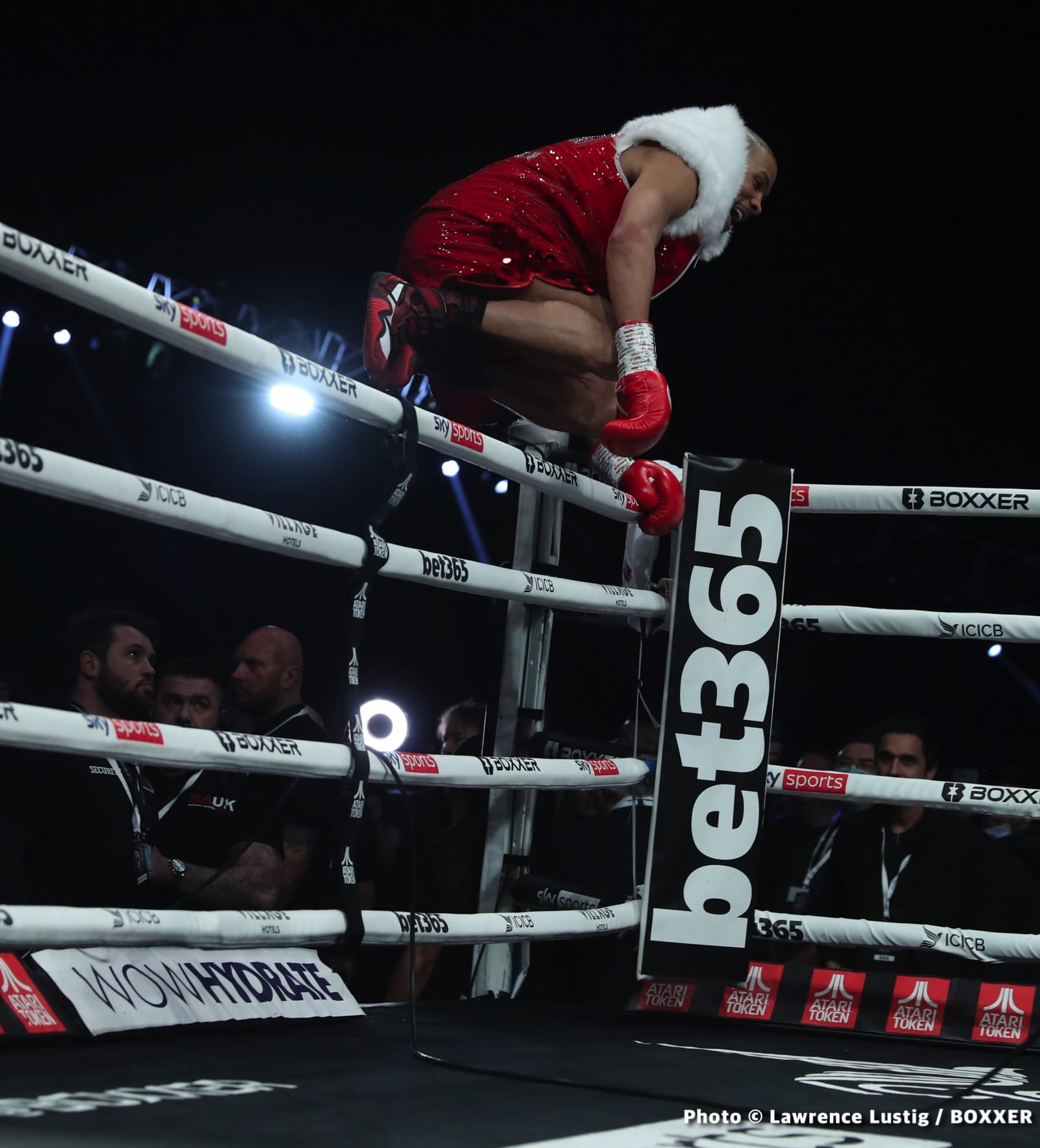 Photos: Eubank Jr. easily beats Williams, Claressa Shields outpoints Kozin