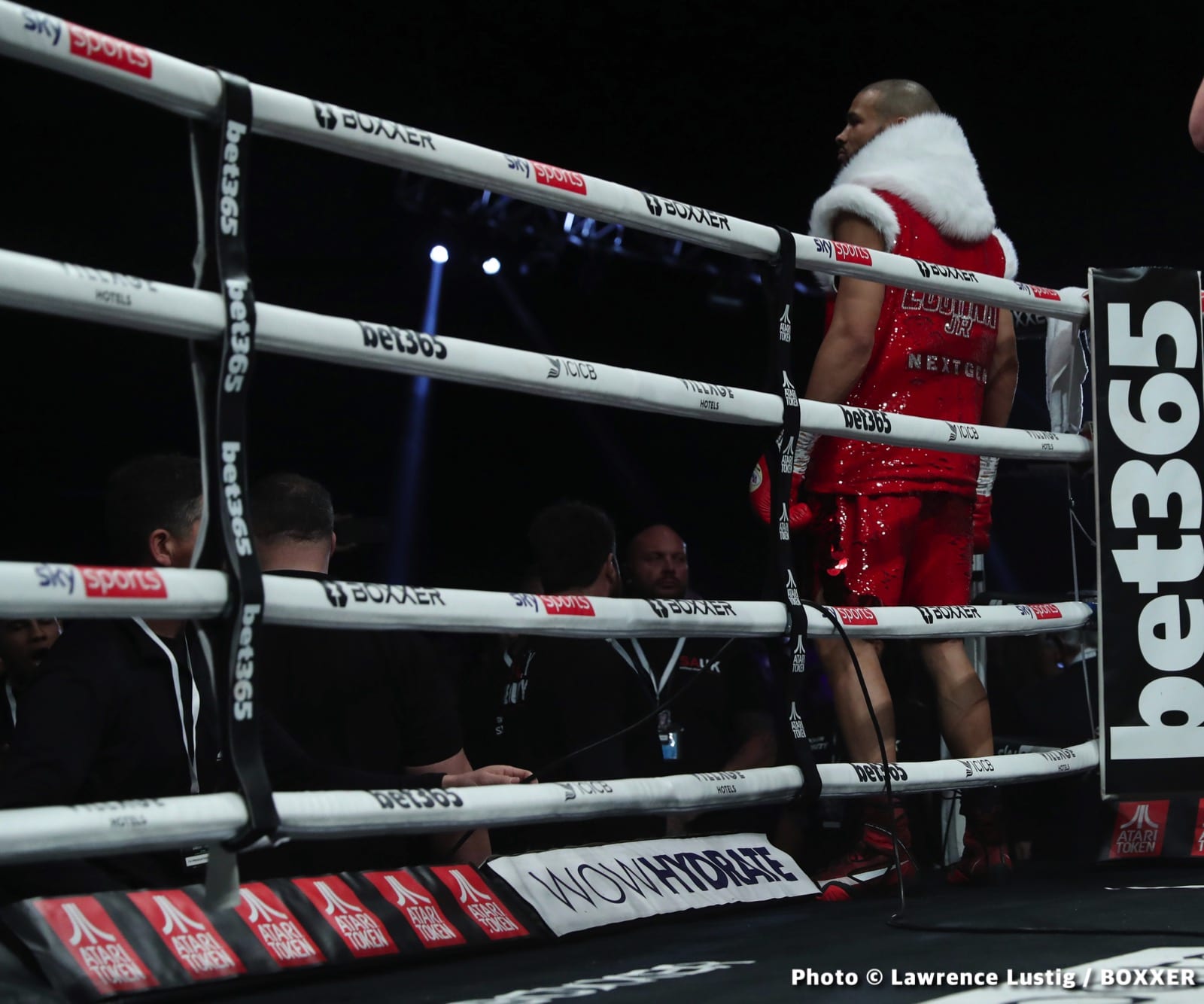 Photos: Eubank Jr. easily beats Williams, Claressa Shields outpoints Kozin