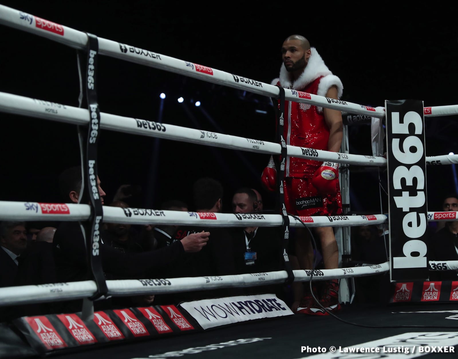 Photos: Eubank Jr. easily beats Williams, Claressa Shields outpoints Kozin