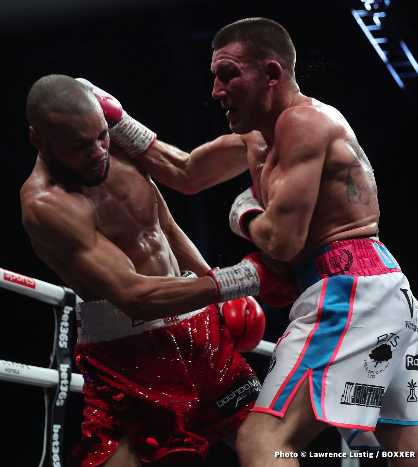 Photos: Eubank Jr. easily beats Williams, Claressa Shields outpoints Kozin