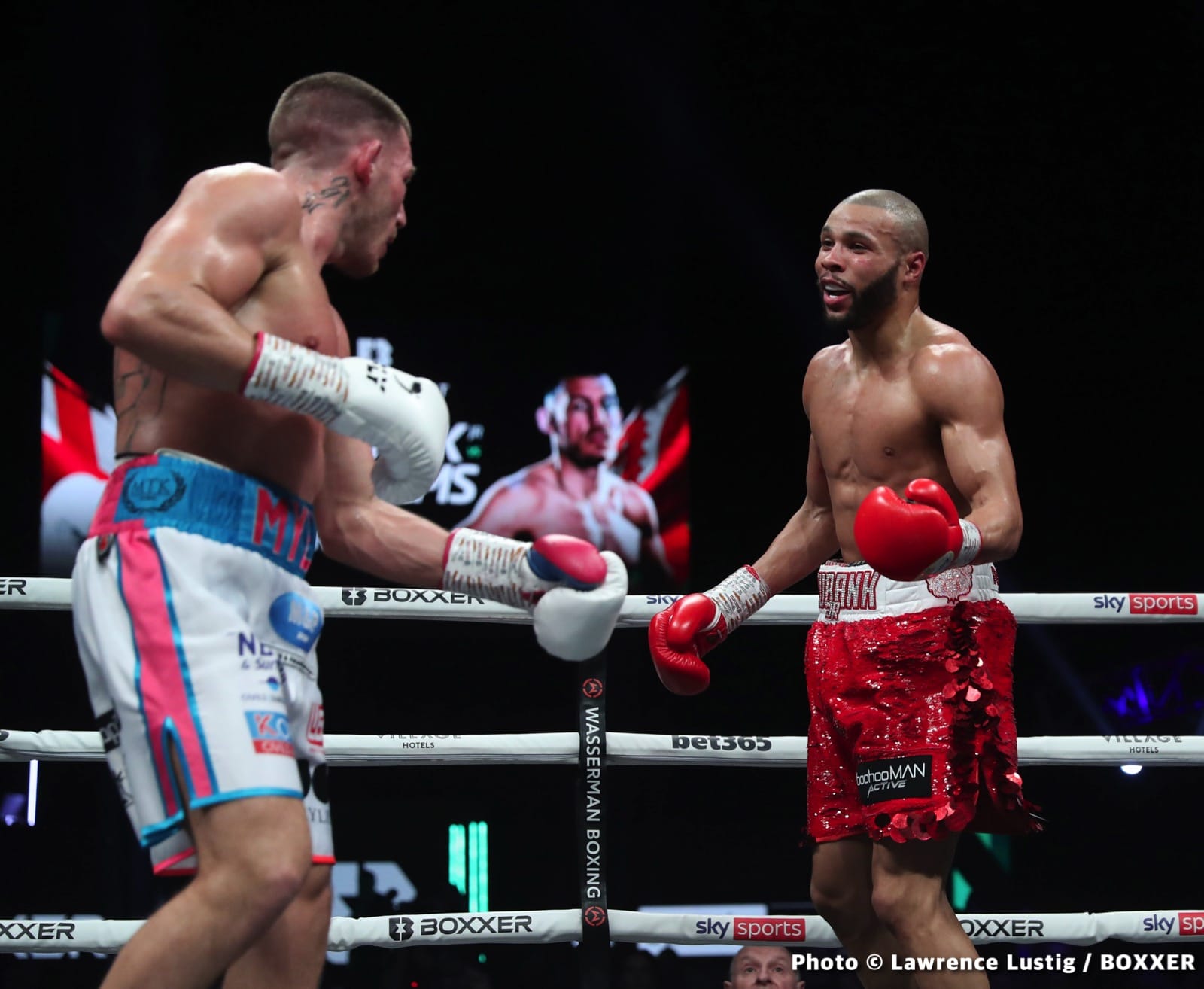 Photos: Eubank Jr. easily beats Williams, Claressa Shields outpoints Kozin