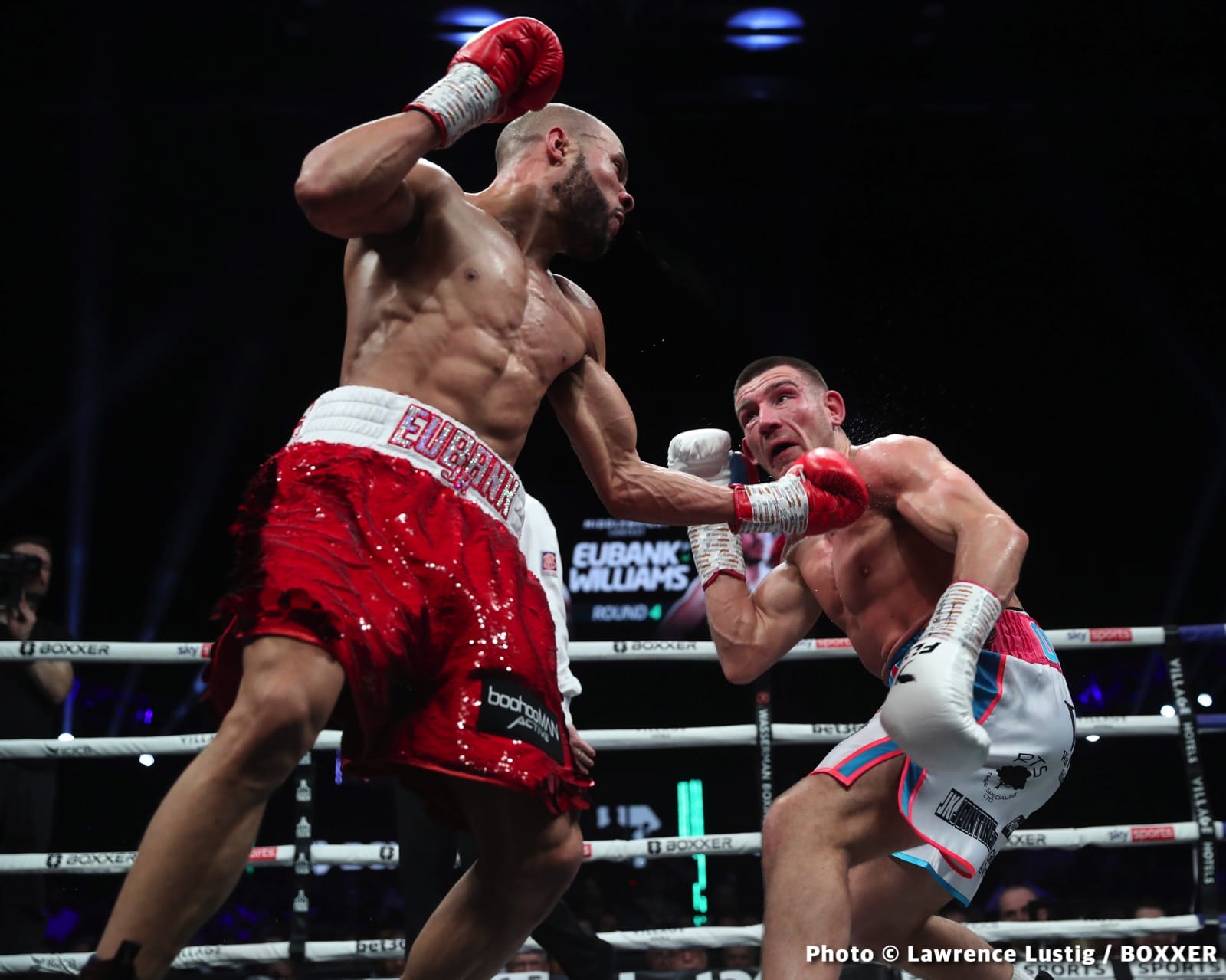 Photos: Eubank Jr. easily beats Williams, Claressa Shields outpoints Kozin