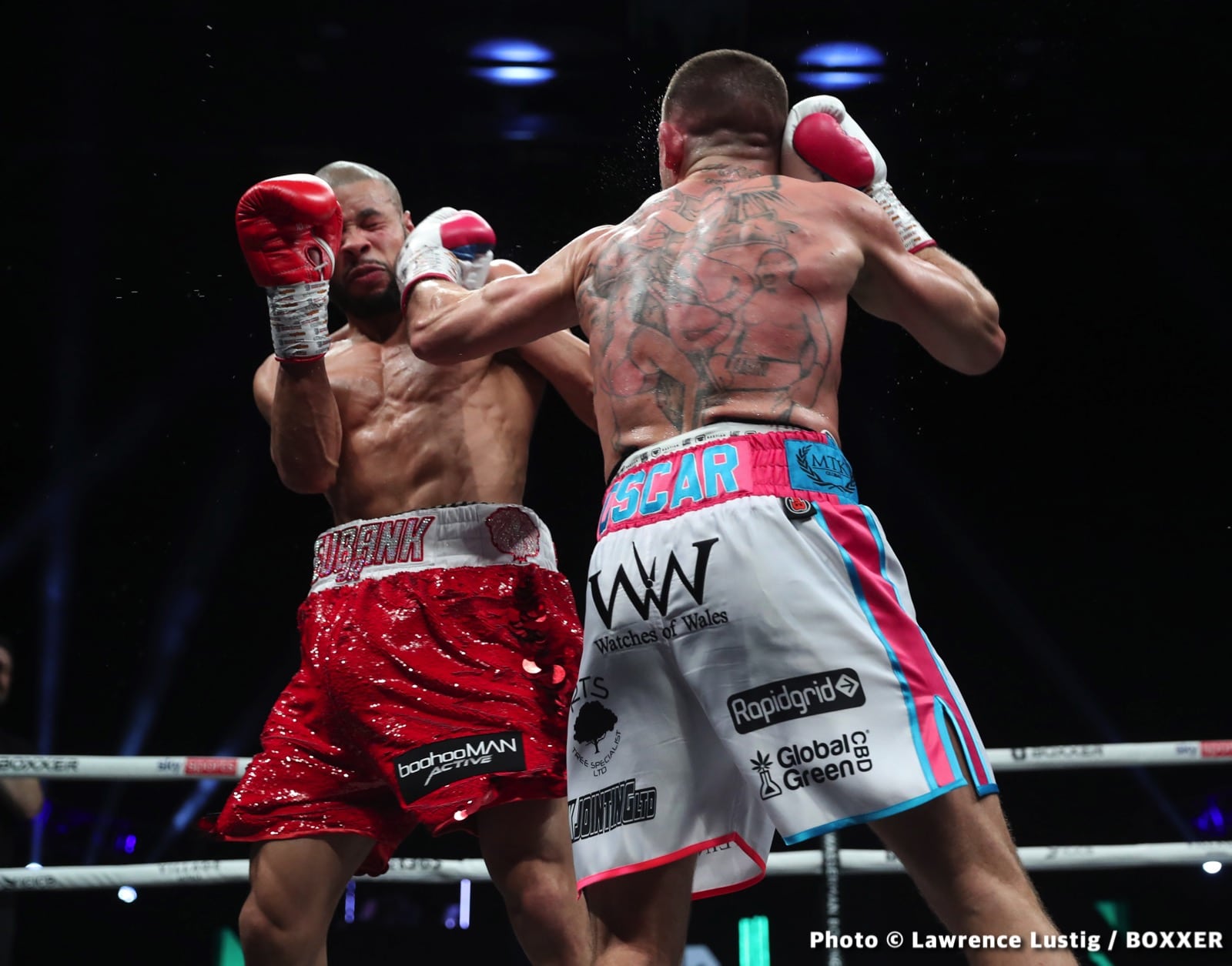 Photos: Eubank Jr. easily beats Williams, Claressa Shields outpoints Kozin