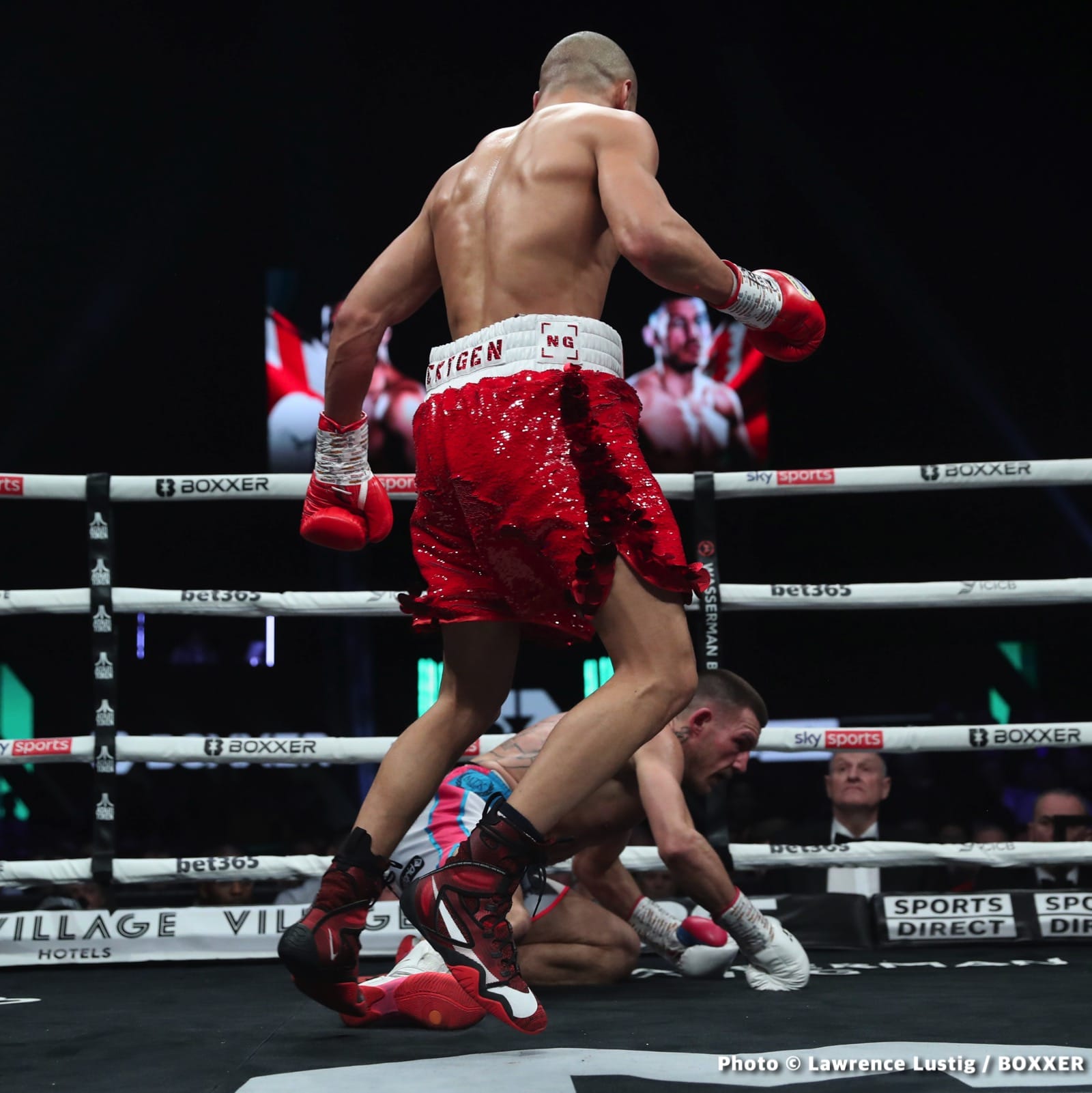Photos: Eubank Jr. easily beats Williams, Claressa Shields outpoints Kozin