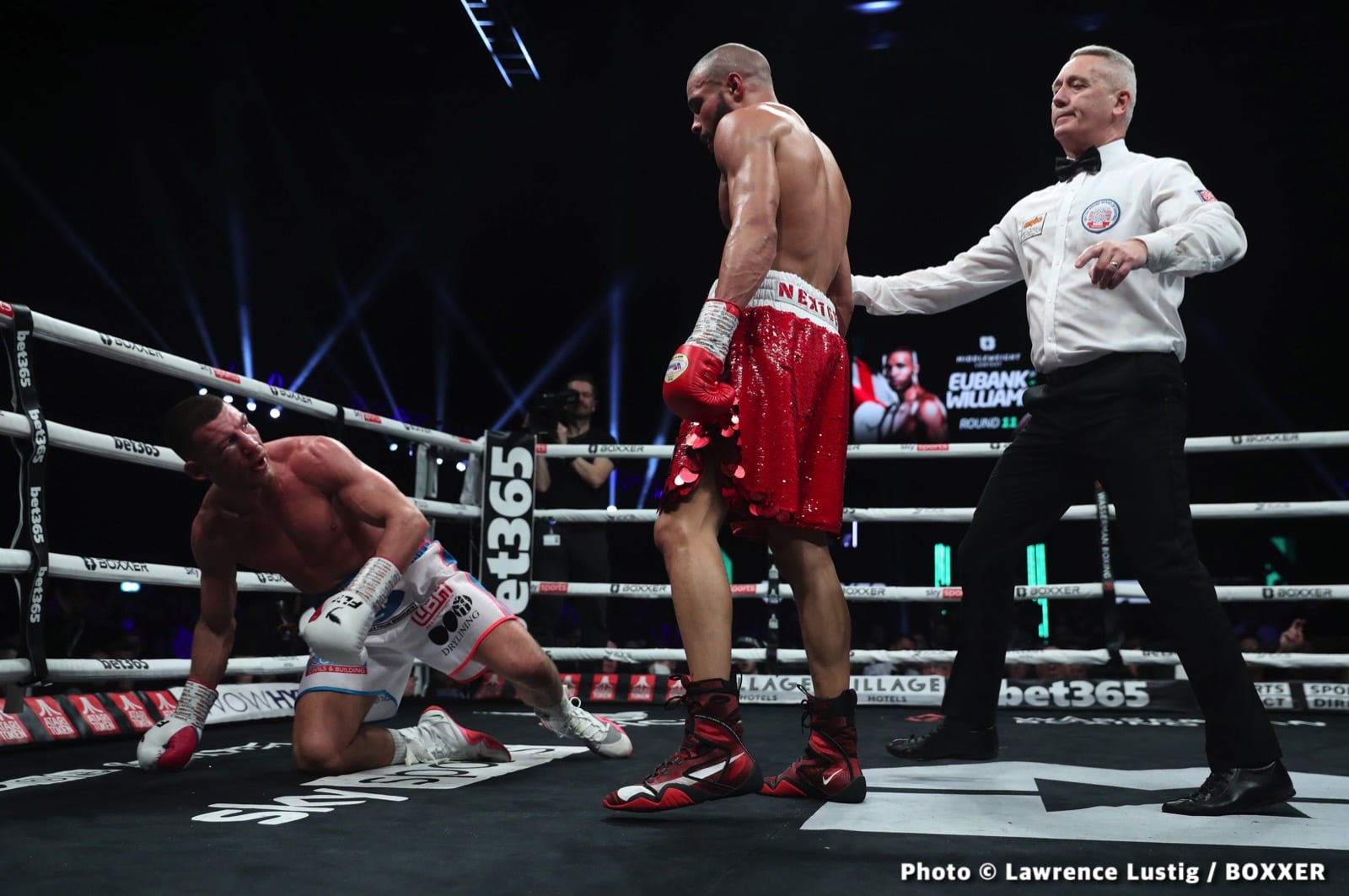 Photos: Eubank Jr. easily beats Williams, Claressa Shields outpoints Kozin