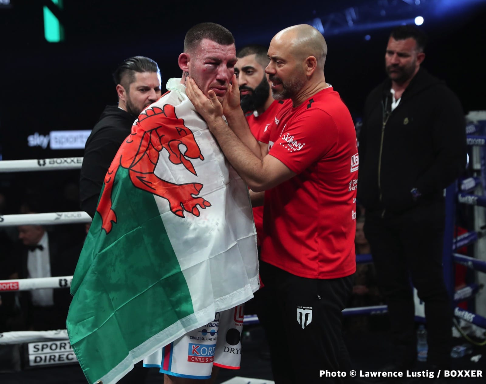 Photos: Eubank Jr. easily beats Williams, Claressa Shields outpoints Kozin