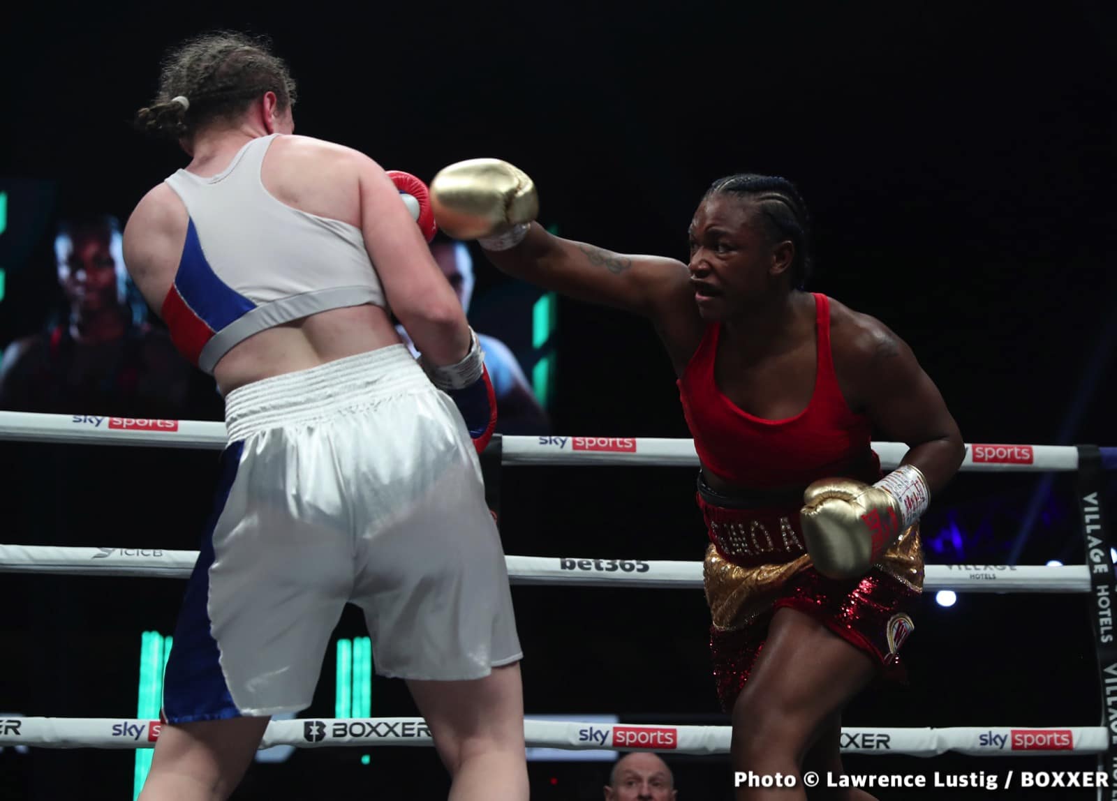 Photos: Eubank Jr. easily beats Williams, Claressa Shields outpoints Kozin