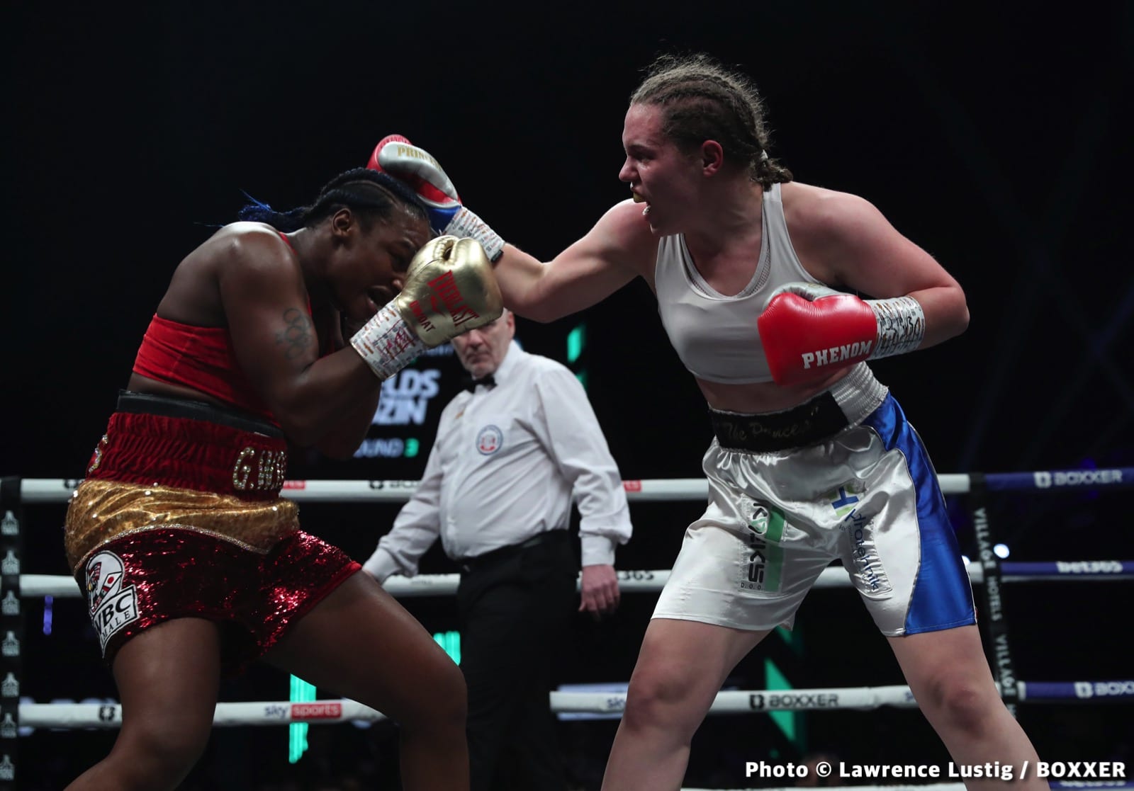 Photos: Eubank Jr. easily beats Williams, Claressa Shields outpoints Kozin