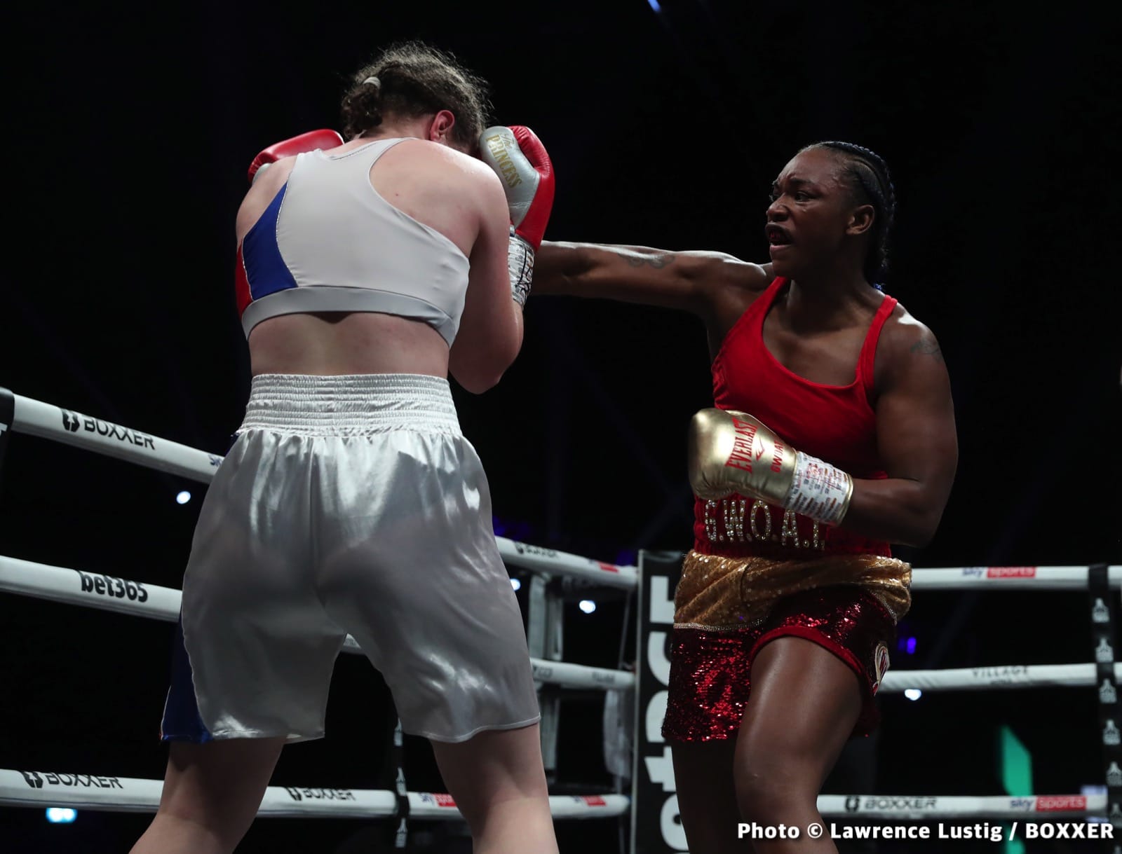Photos: Eubank Jr. easily beats Williams, Claressa Shields outpoints Kozin