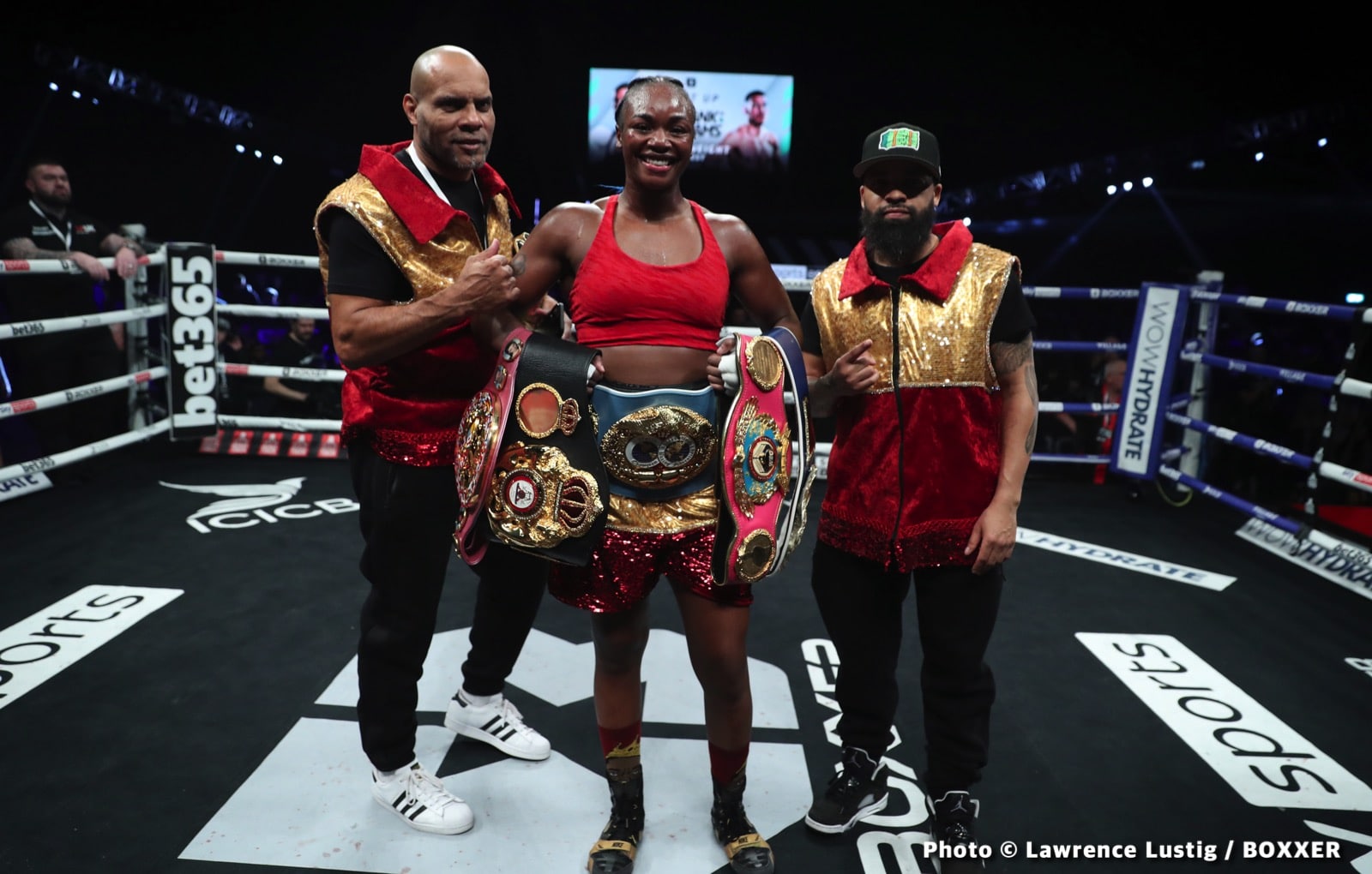 Photos: Eubank Jr. easily beats Williams, Claressa Shields outpoints Kozin