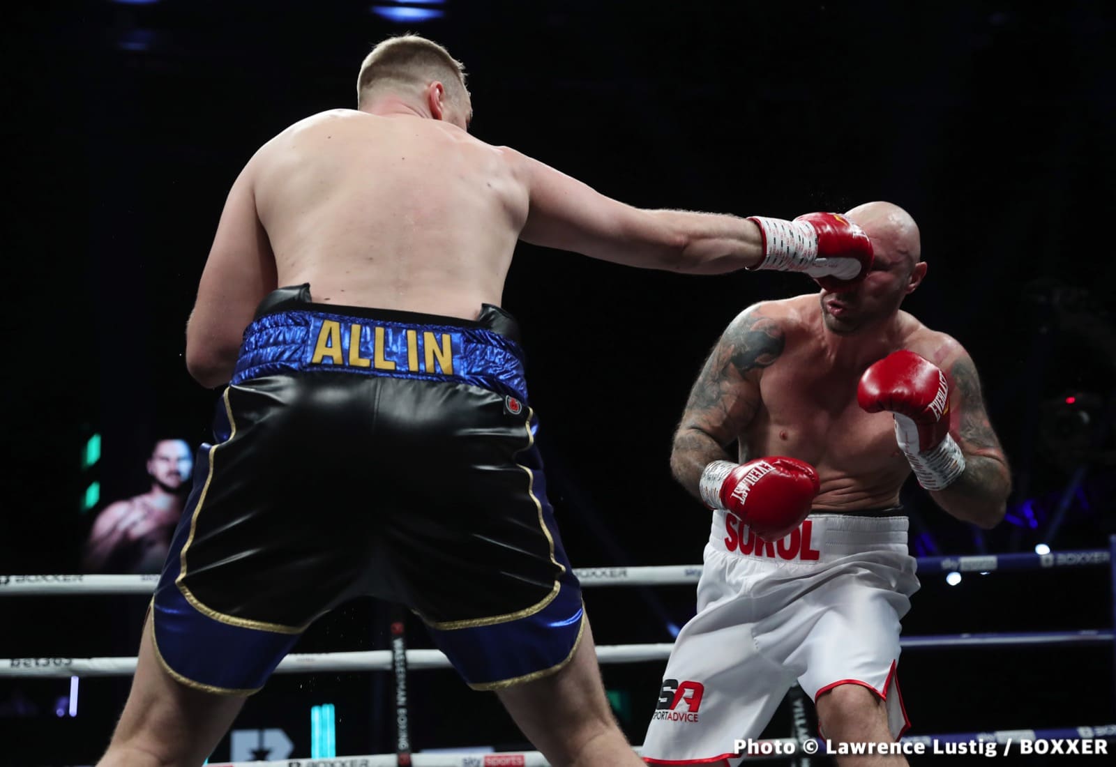Photos: Eubank Jr. easily beats Williams, Claressa Shields outpoints Kozin