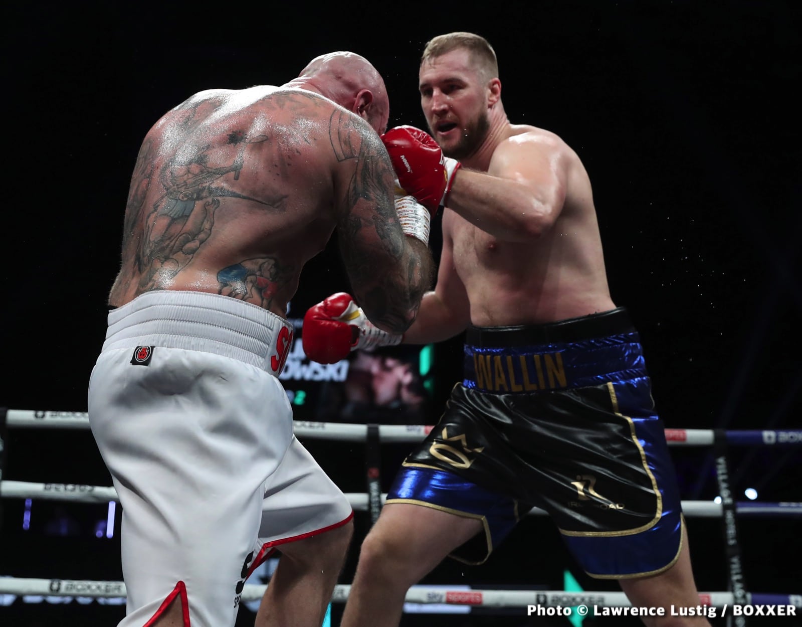 Photos: Eubank Jr. easily beats Williams, Claressa Shields outpoints Kozin