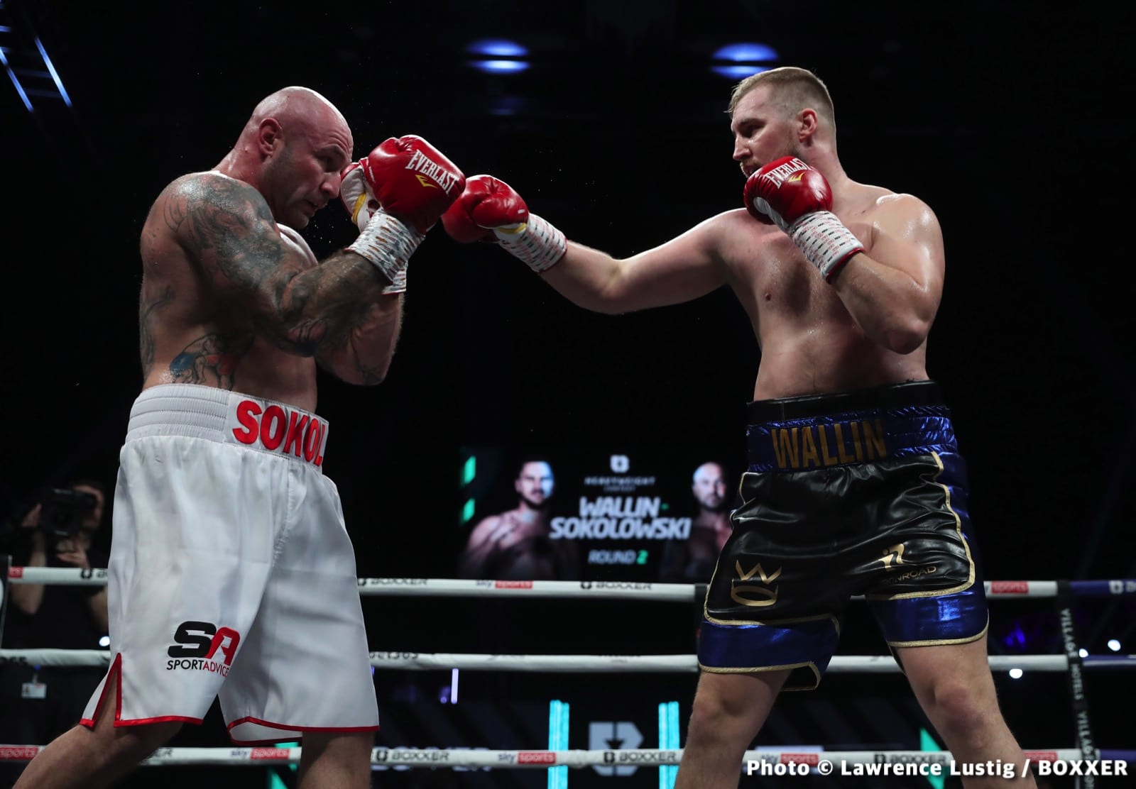Photos: Eubank Jr. easily beats Williams, Claressa Shields outpoints Kozin