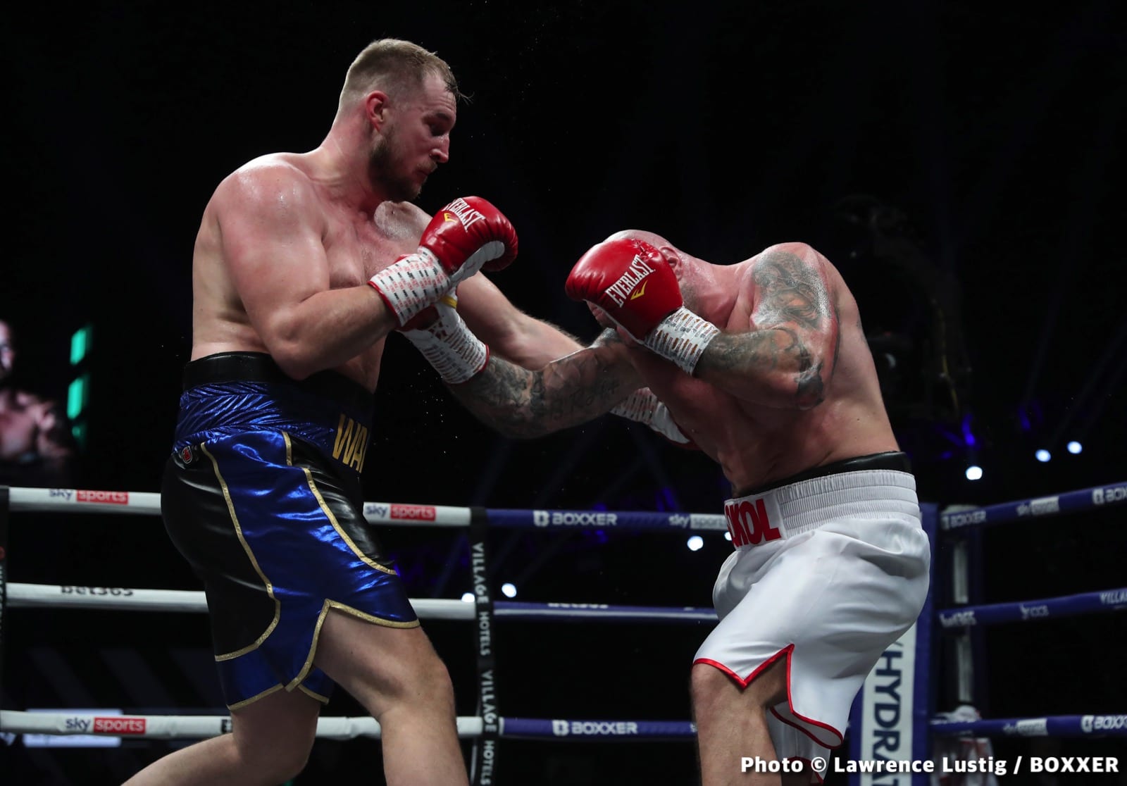 Photos: Eubank Jr. easily beats Williams, Claressa Shields outpoints Kozin