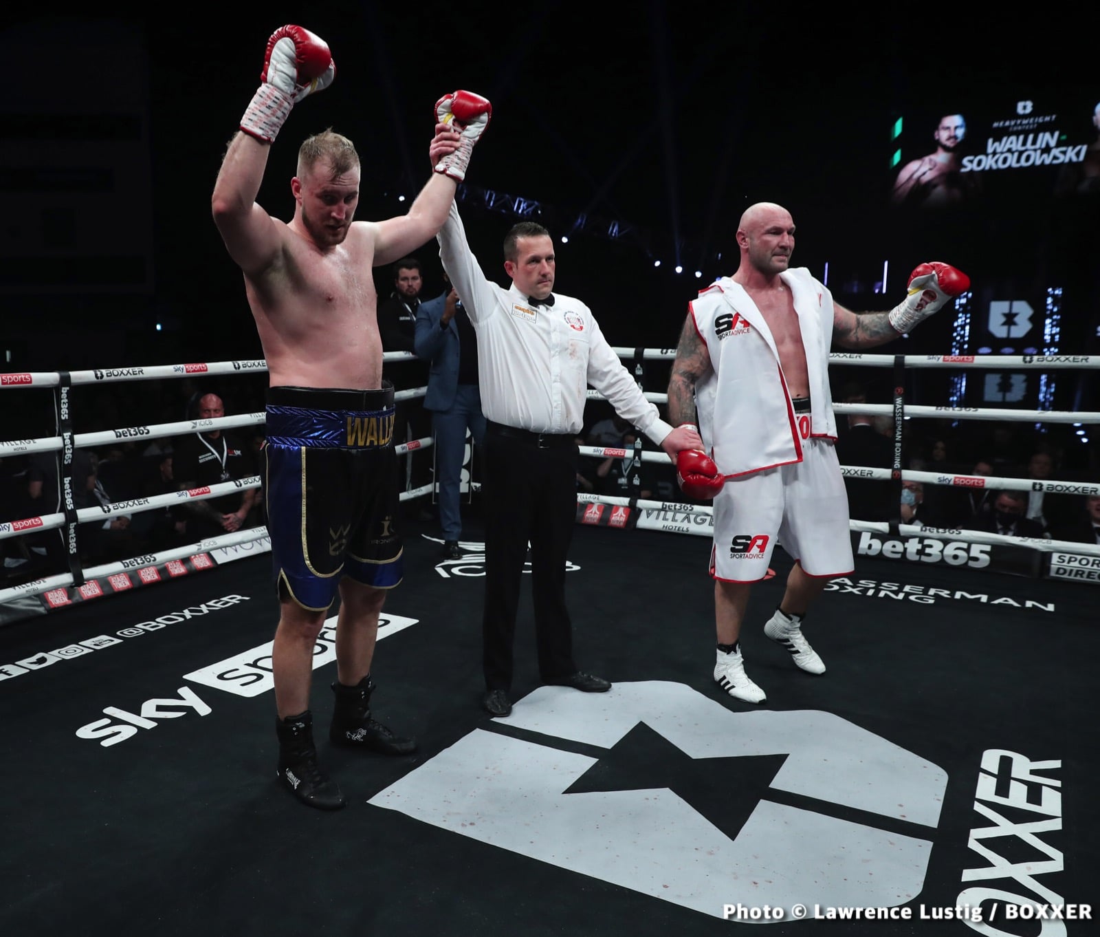 Photos: Eubank Jr. easily beats Williams, Claressa Shields outpoints Kozin