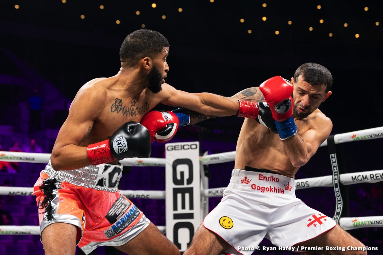 Photos: Thurman defeats Barrios, Santa Cruz Dominates Carbajal