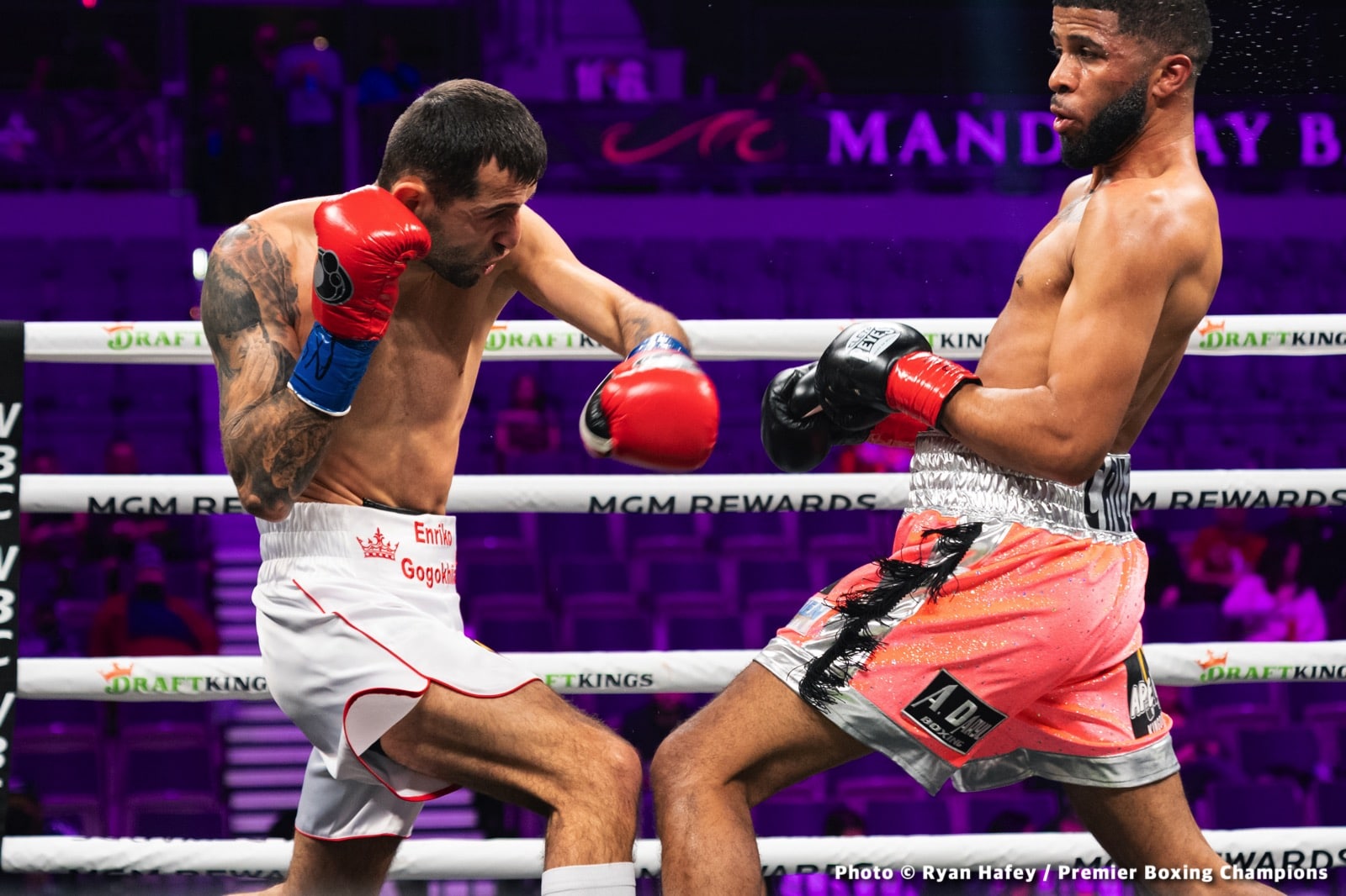 Photos: Thurman defeats Barrios, Santa Cruz Dominates Carbajal