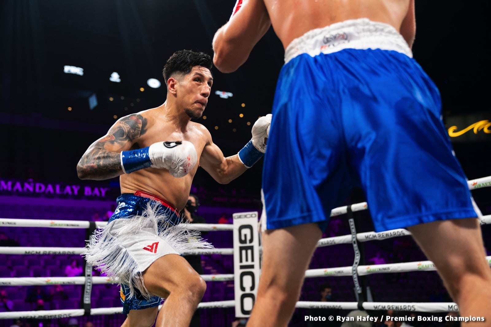 Photos: Thurman defeats Barrios, Santa Cruz Dominates Carbajal